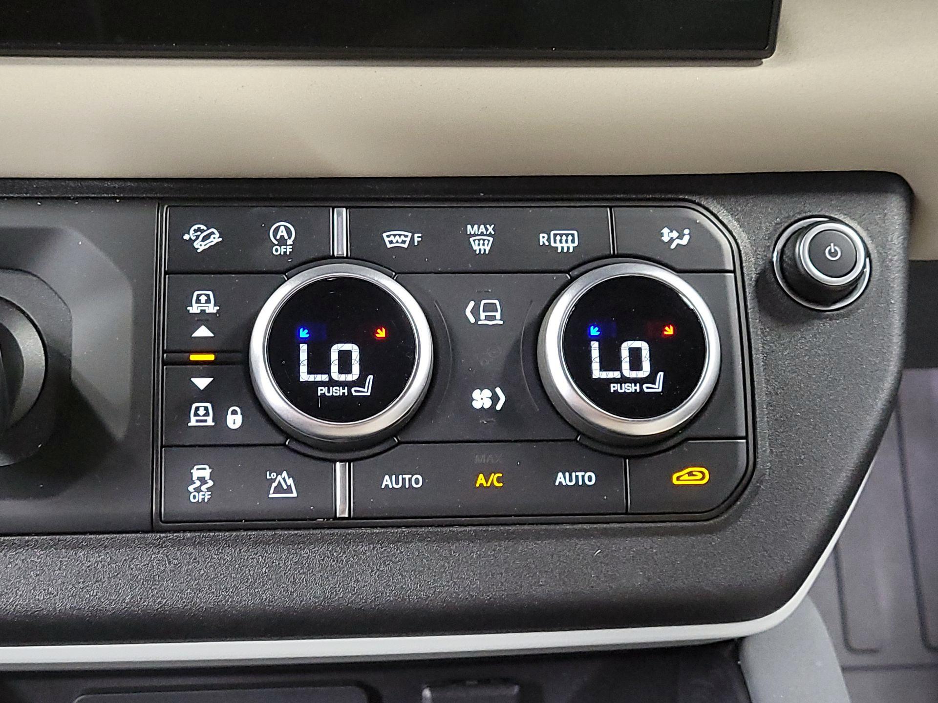 Thumbnail: 2022 Land Rover Defender - 15
