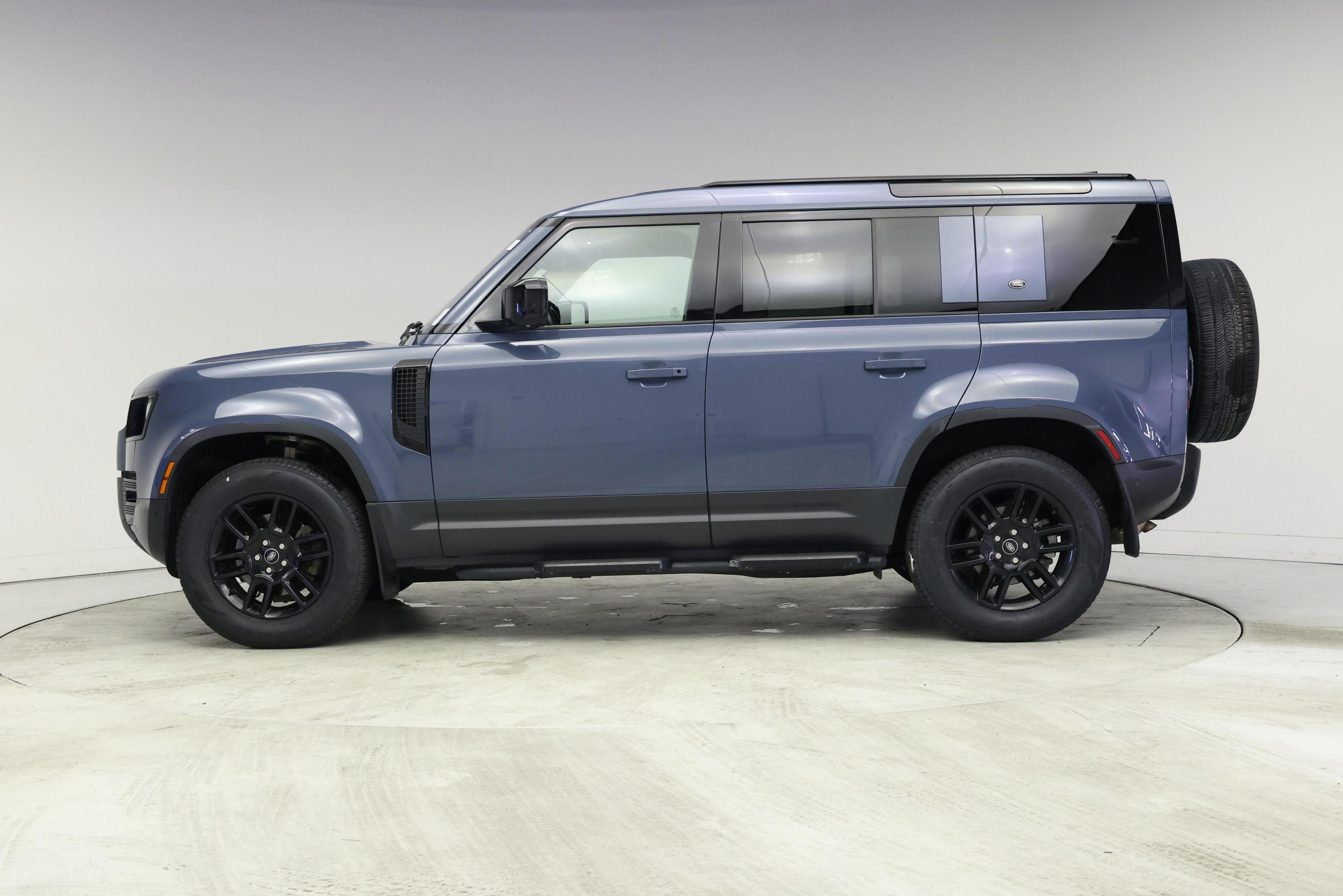 Thumbnail: 2022 Land Rover Defender - 3
