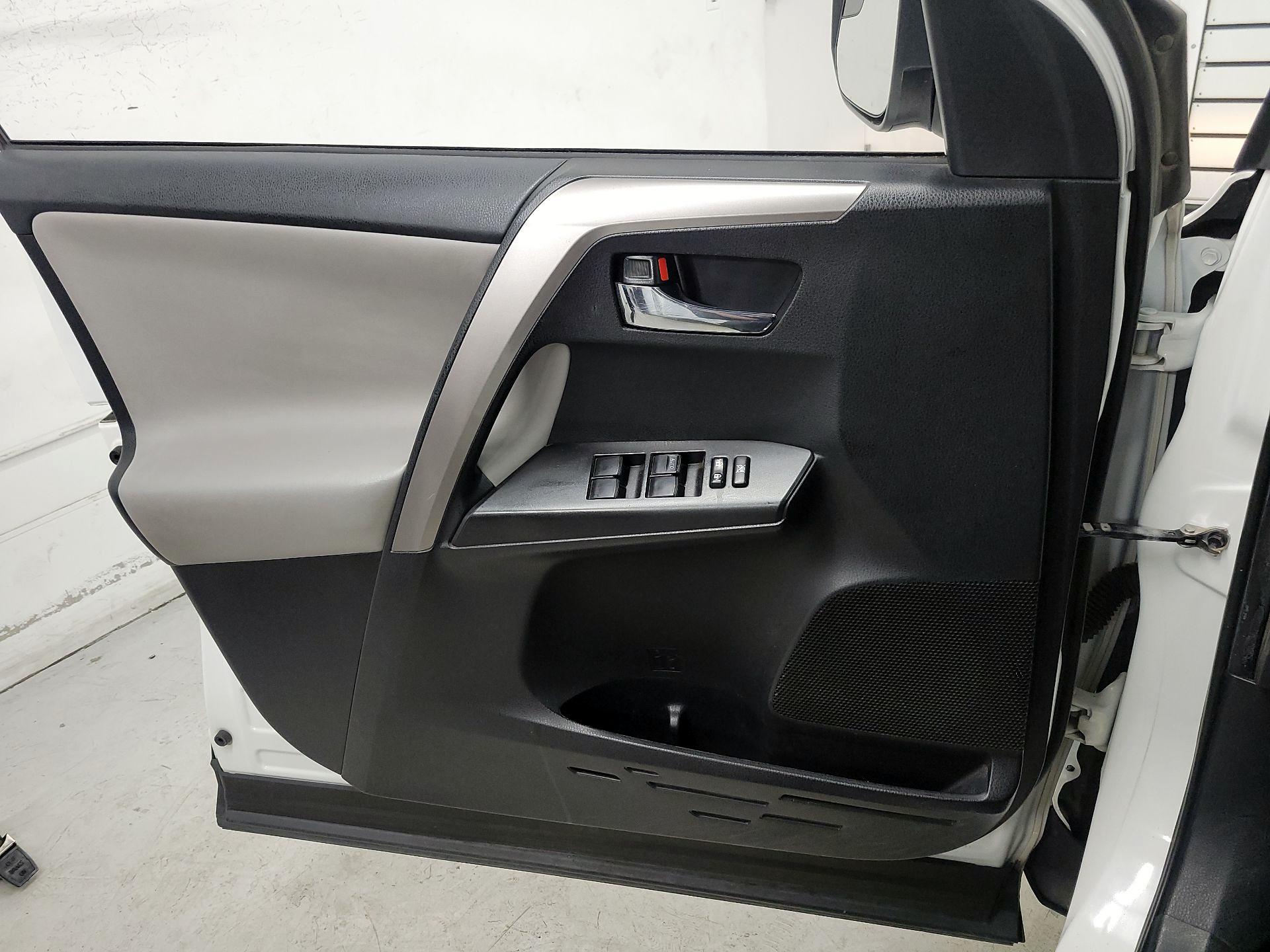 Thumbnail: 2017 Toyota RAV4 - 12