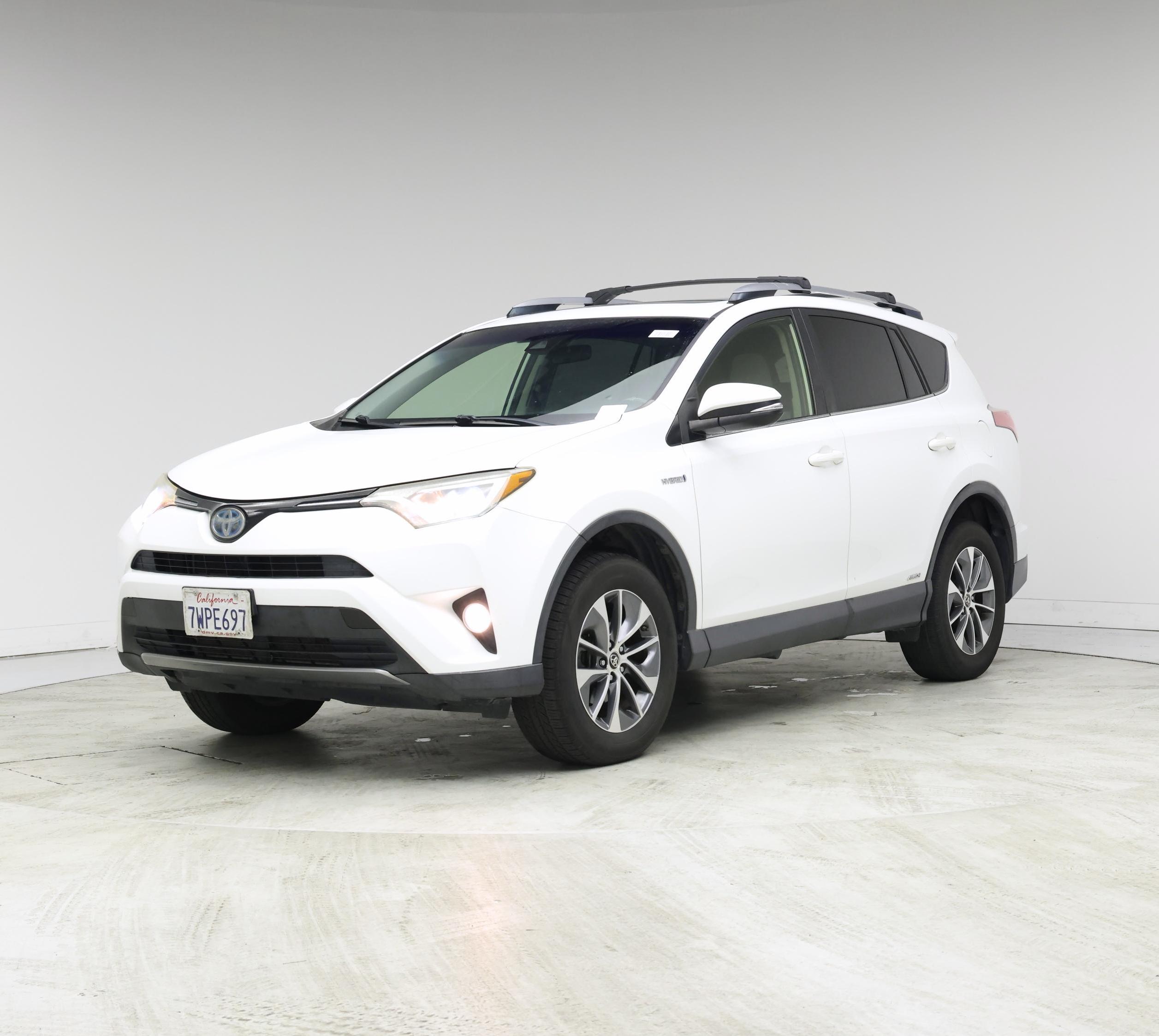 Thumbnail: 2017 Toyota RAV4 - 4