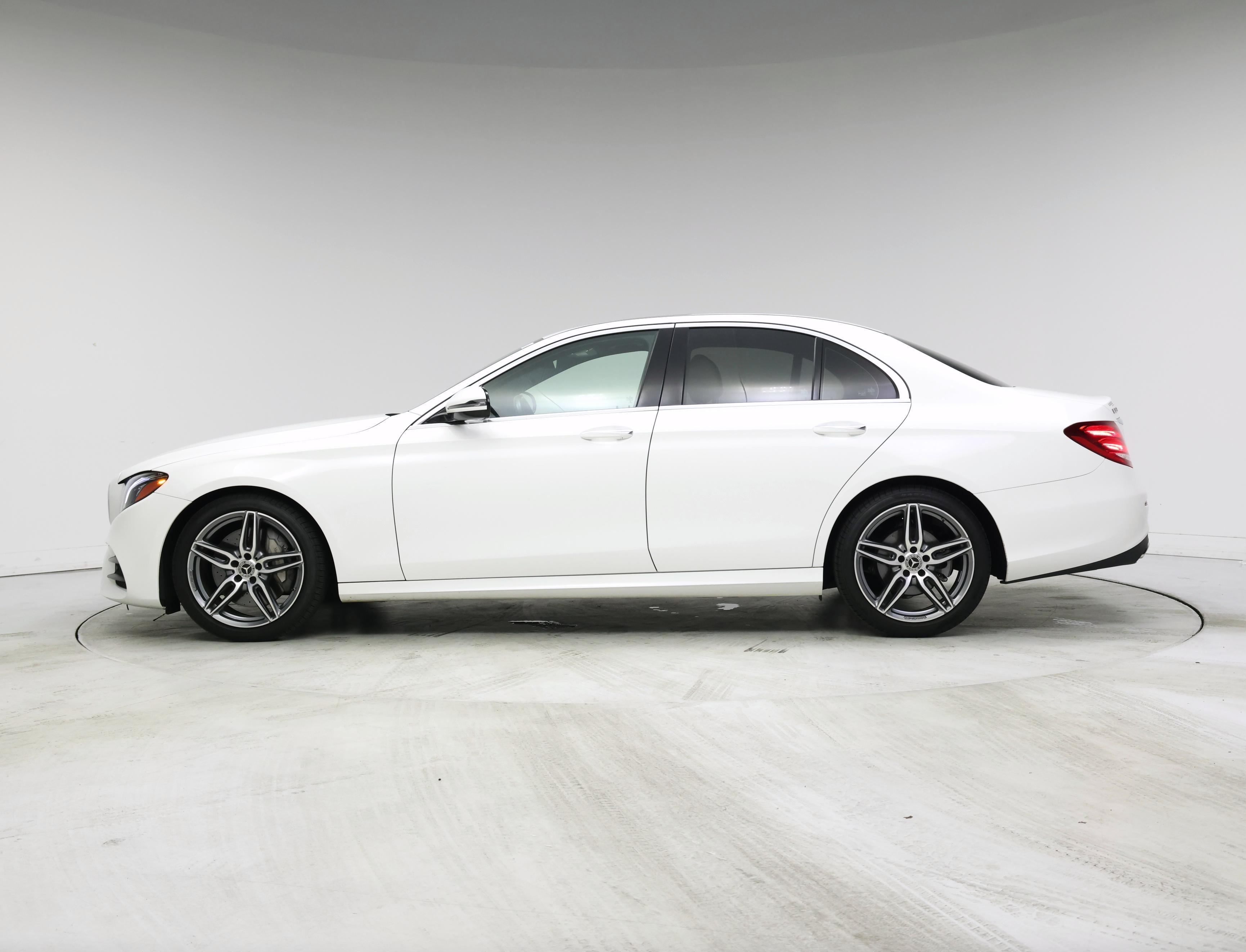 Thumbnail: 2020 Mercedes-Benz E-Class - 3