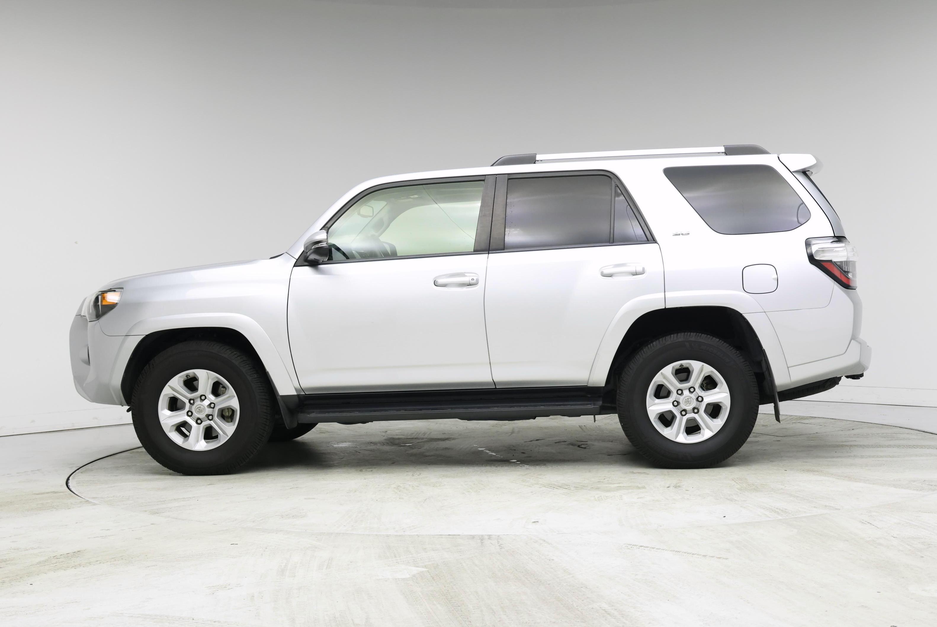 Thumbnail: 2019 Toyota 4Runner - 3