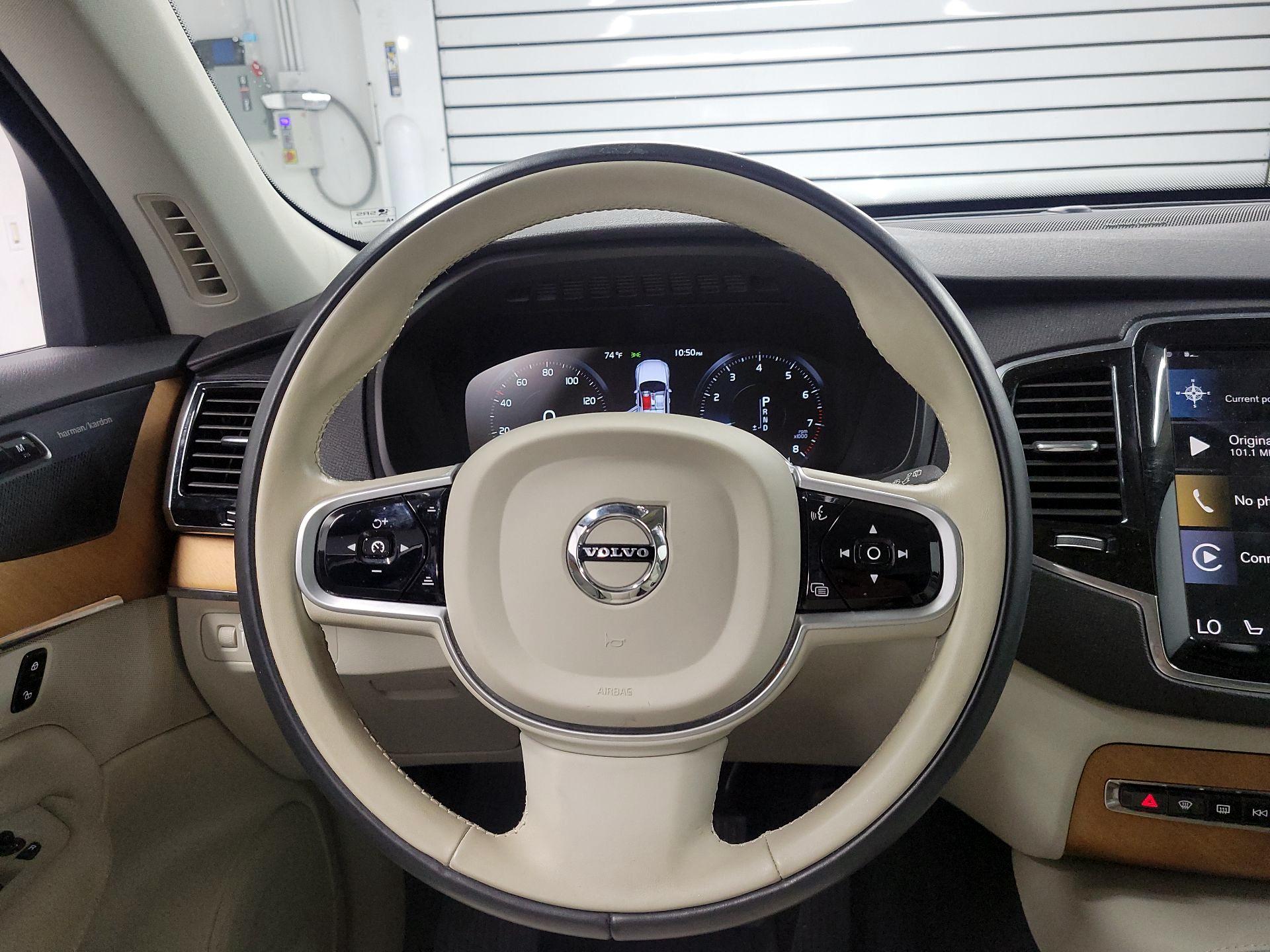 Thumbnail: 2021 Volvo XC90 - 10