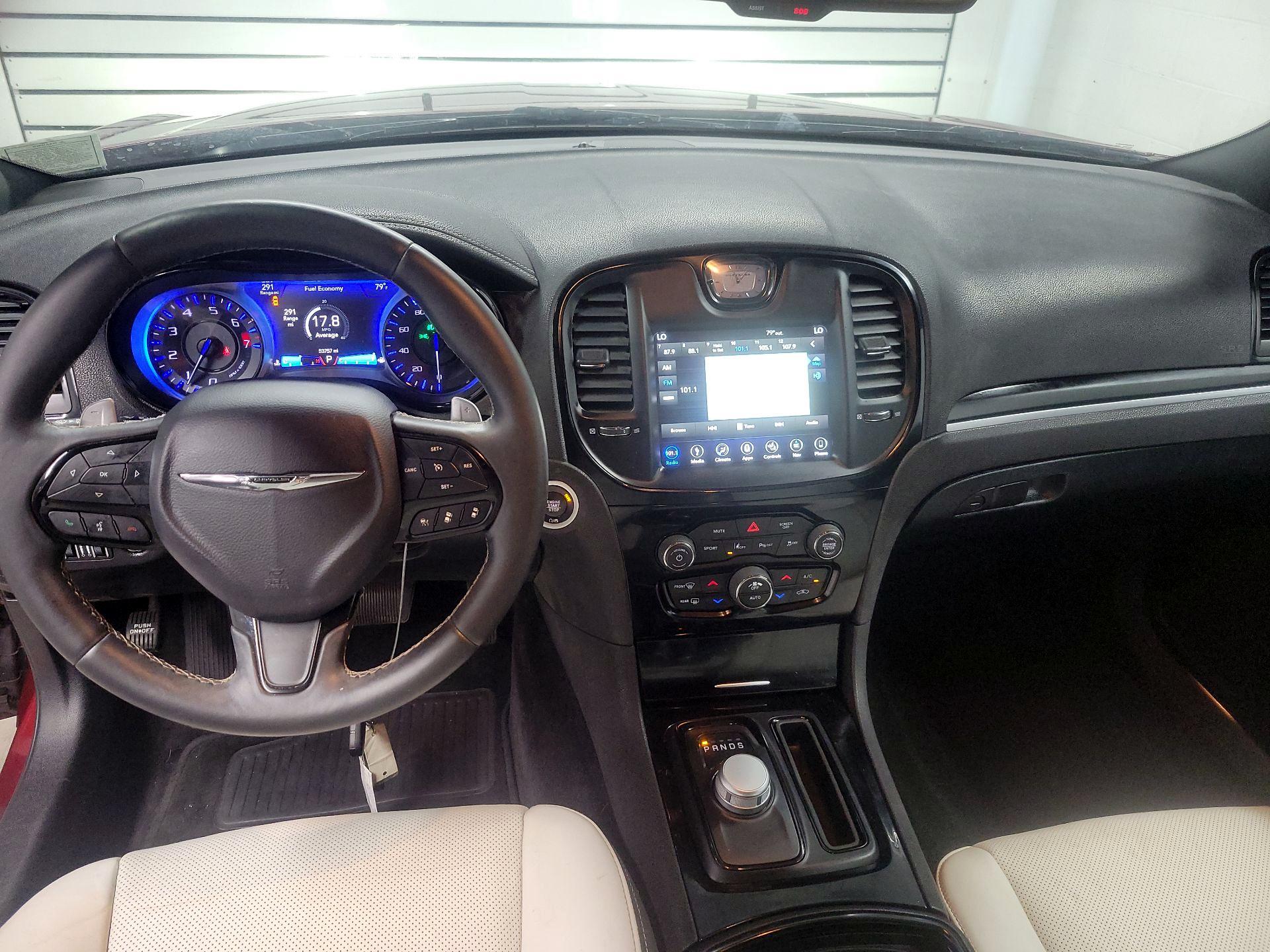 Thumbnail: 2018 Chrysler 300 - 9