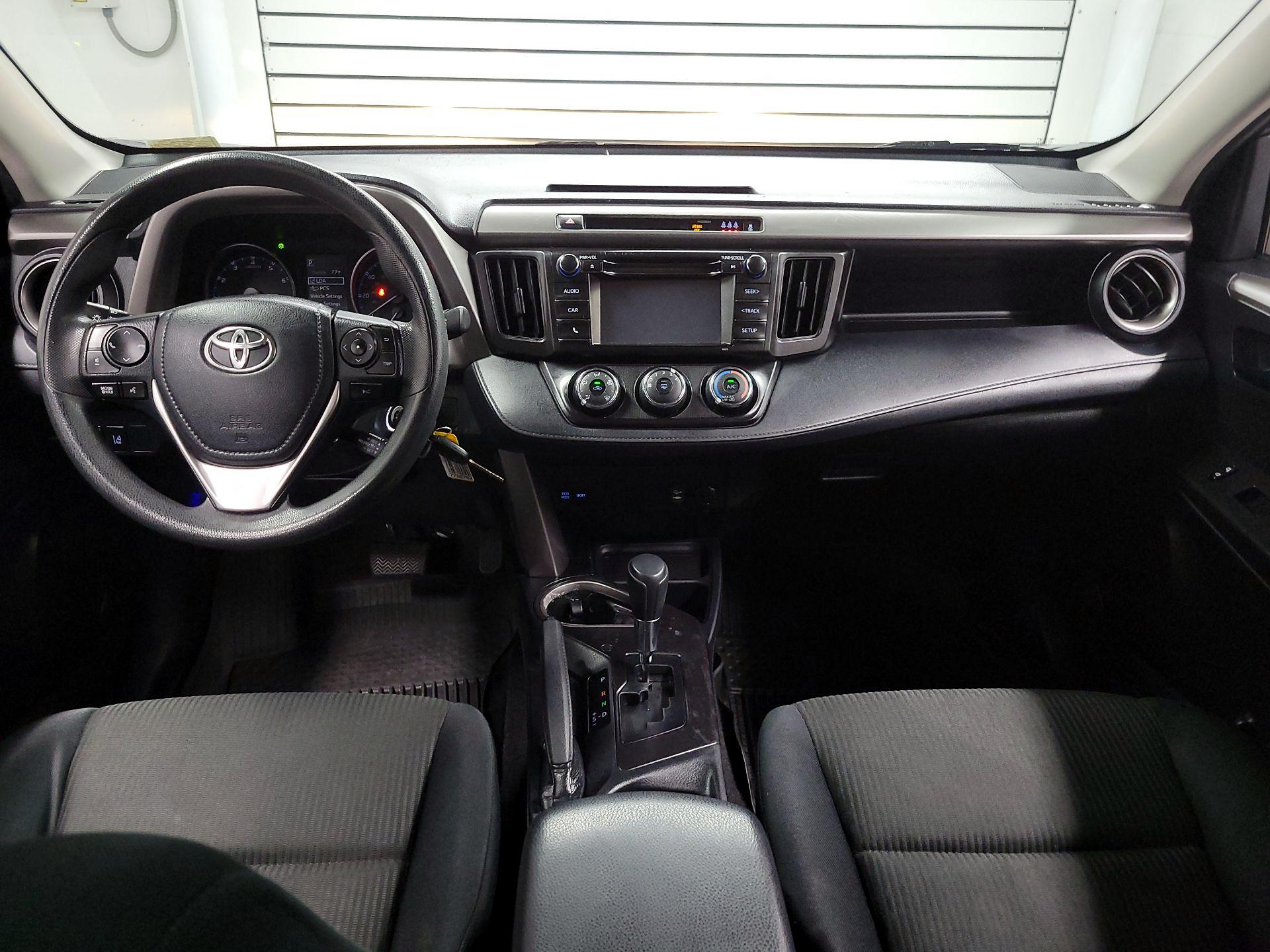 Thumbnail: 2018 Toyota RAV4 - 9