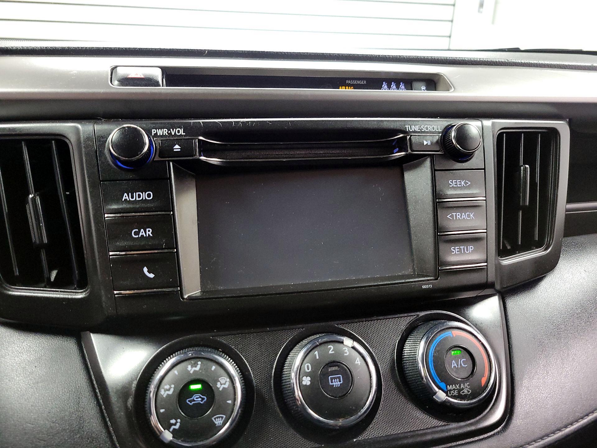 Thumbnail: 2018 Toyota RAV4 - 14