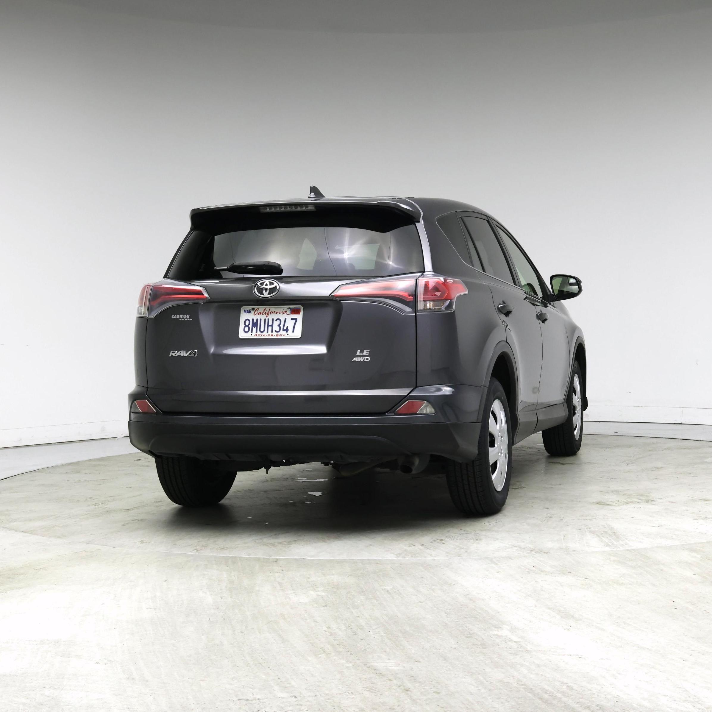 Thumbnail: 2018 Toyota RAV4 - 8