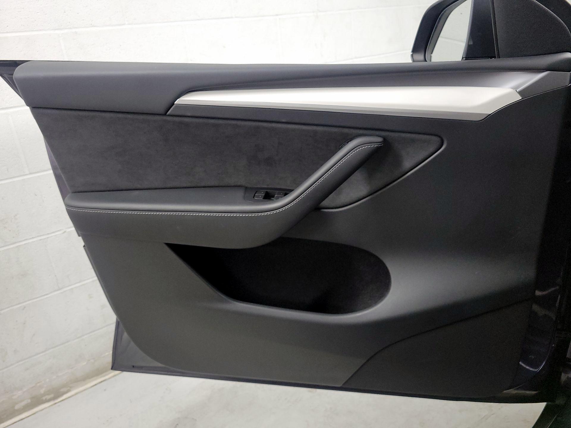 Thumbnail: 2023 Tesla Model Y - 12