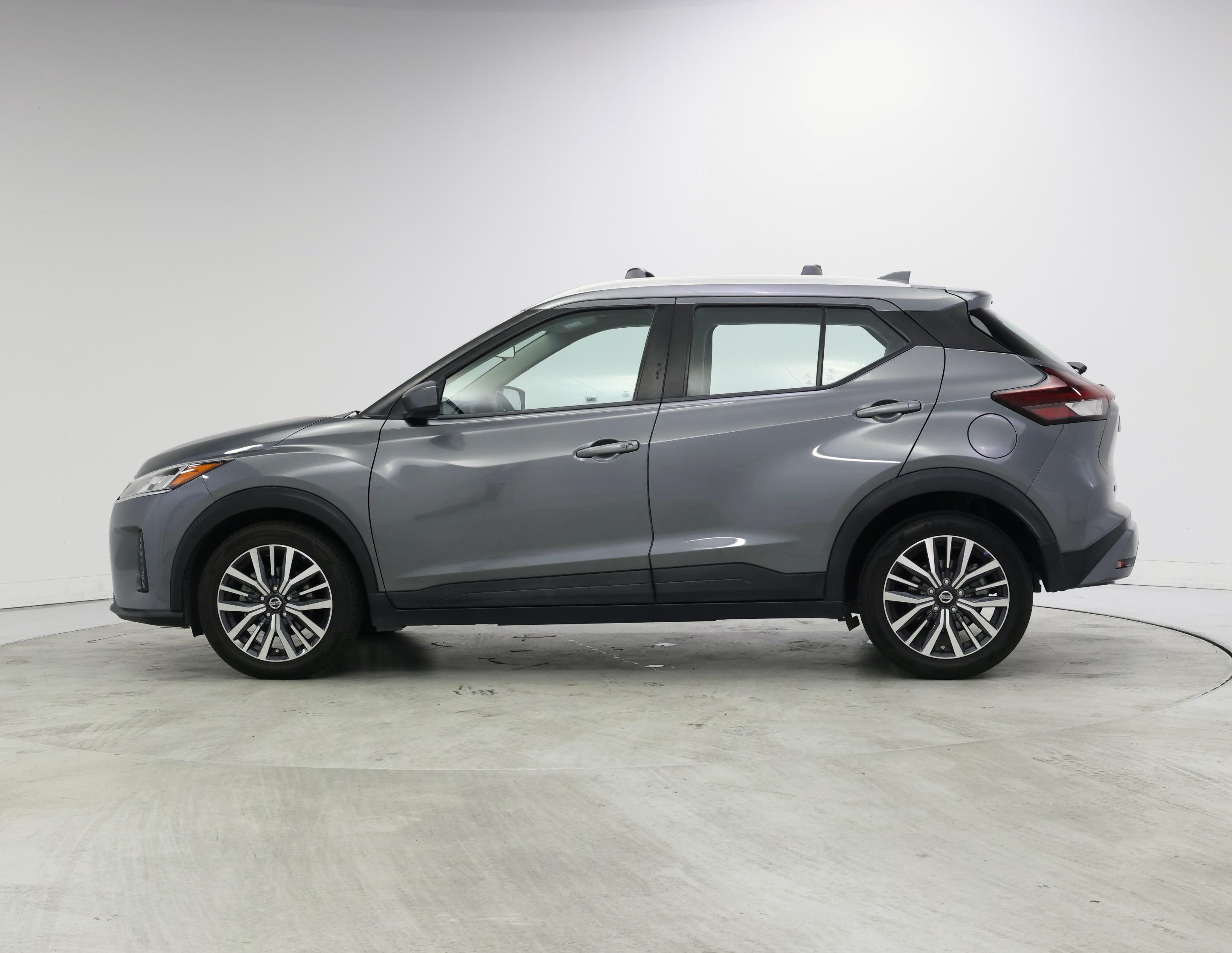 Thumbnail: 2021 Nissan Kicks - 3