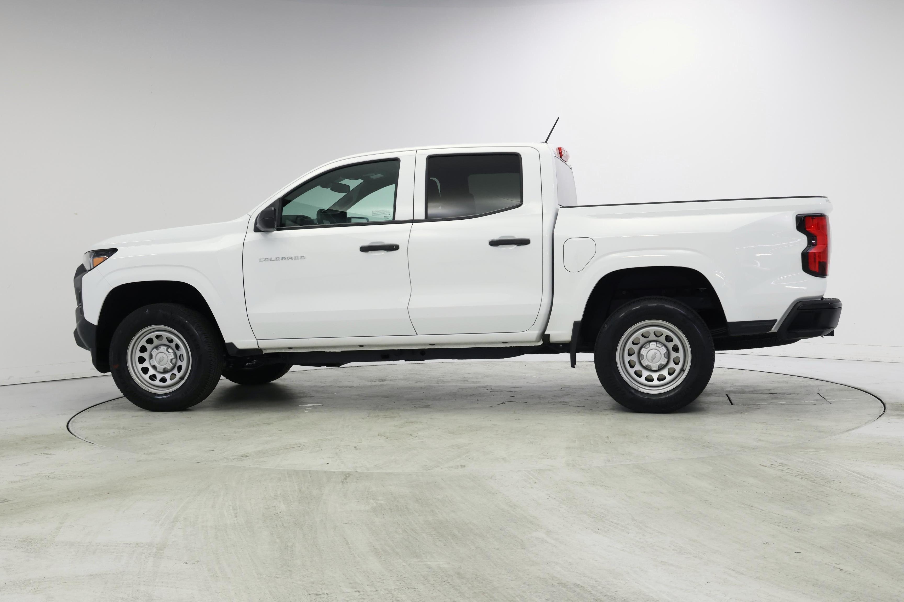 Thumbnail: 2024 Chevrolet Colorado - 3