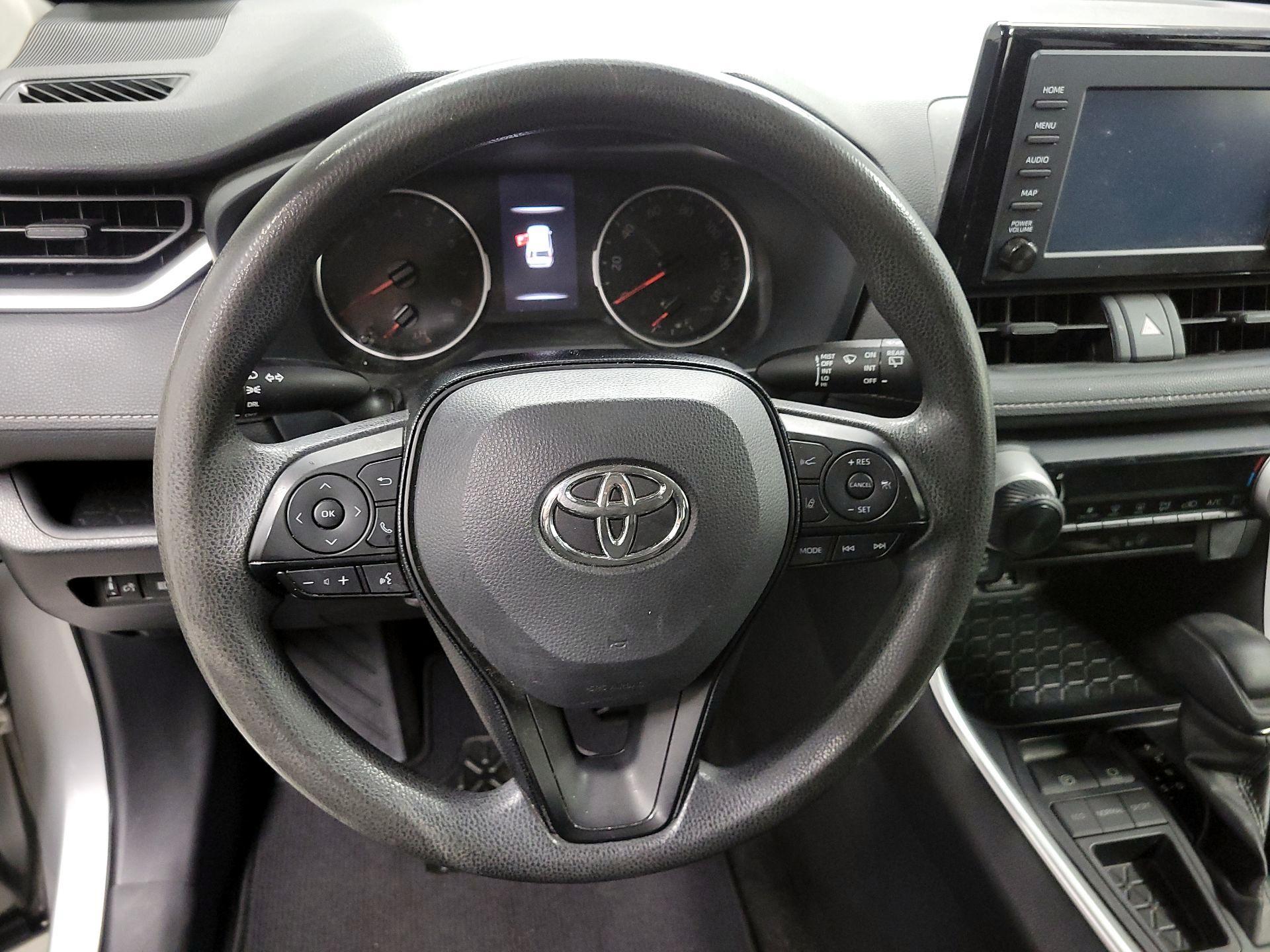 Thumbnail: 2019 Toyota RAV4 - 10