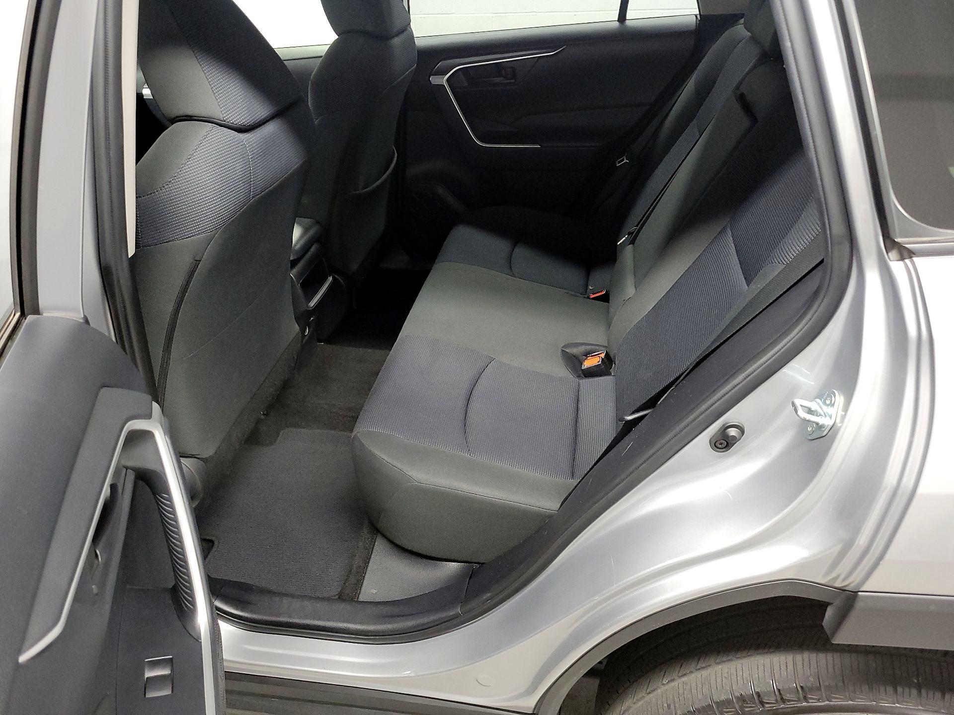 Thumbnail: 2019 Toyota RAV4 - 19