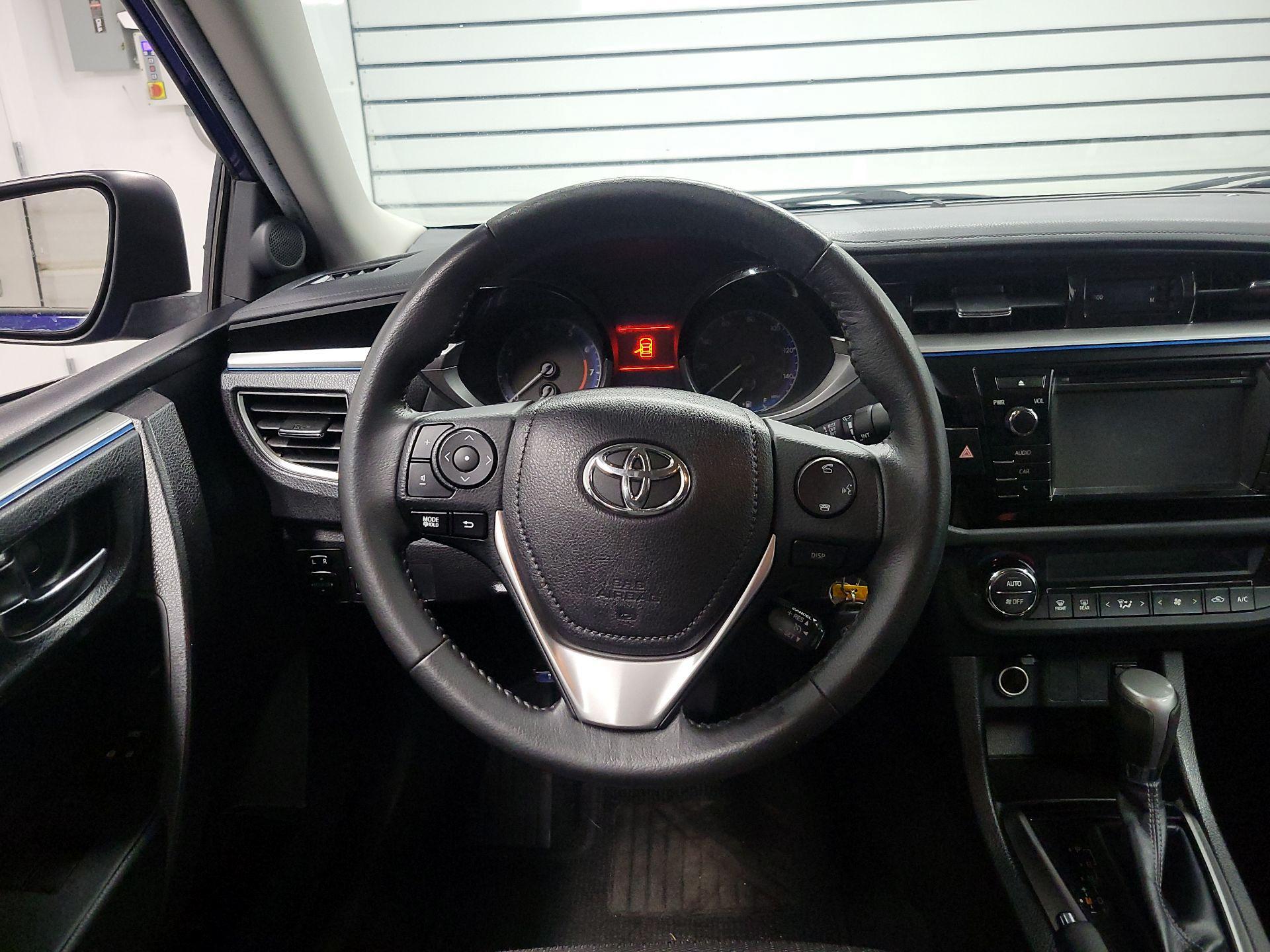 Thumbnail: 2015 Toyota Corolla - 10