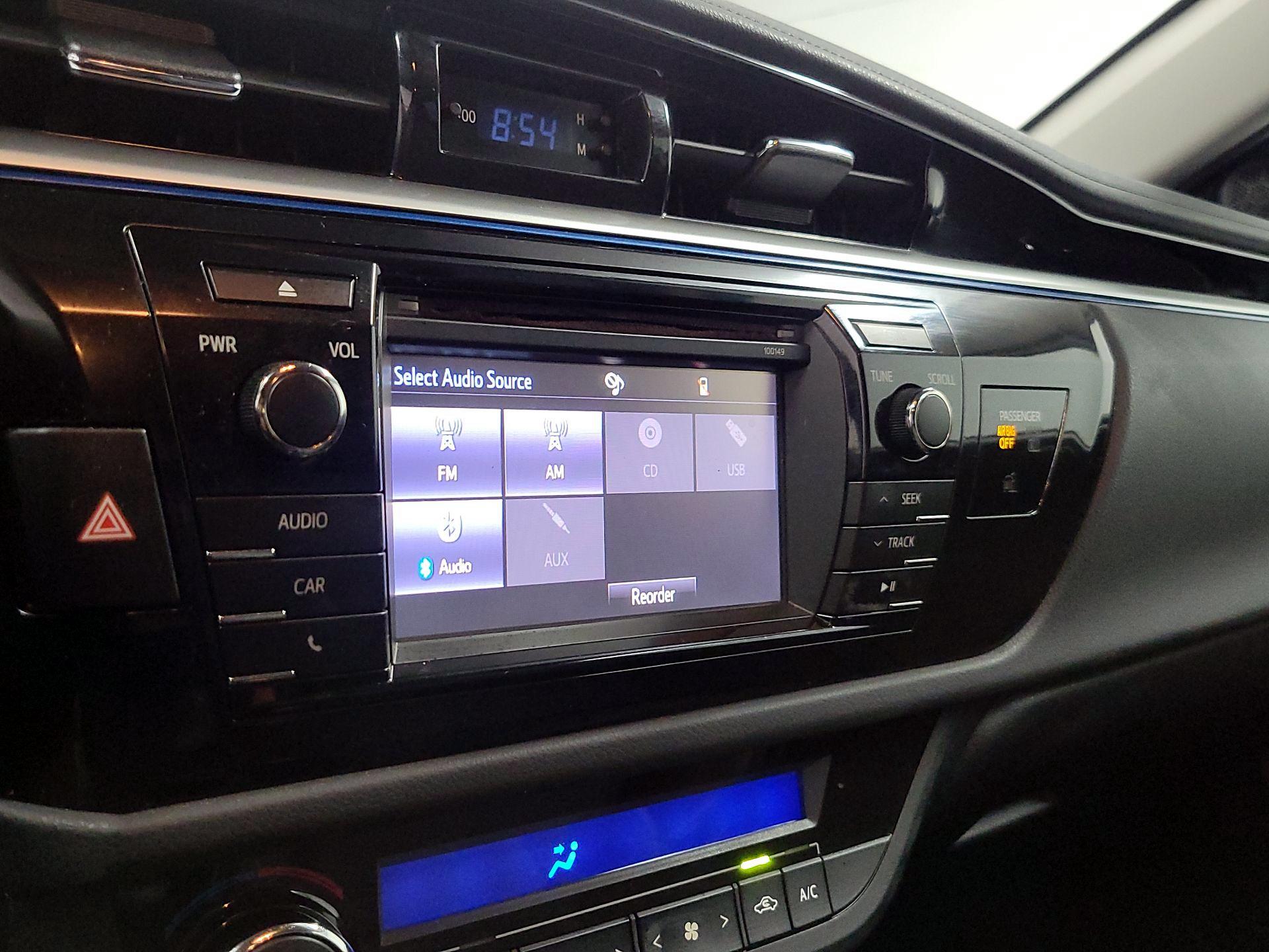 Thumbnail: 2015 Toyota Corolla - 15