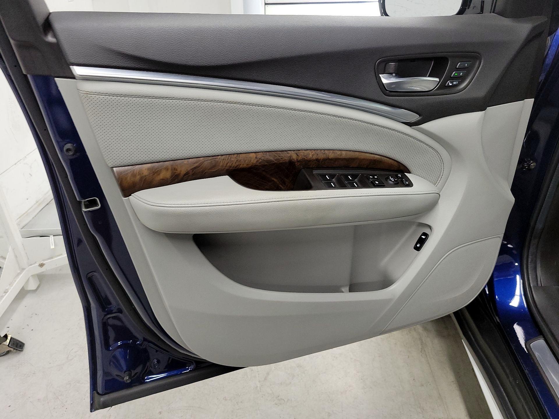 Thumbnail: 2020 Acura MDX - 12