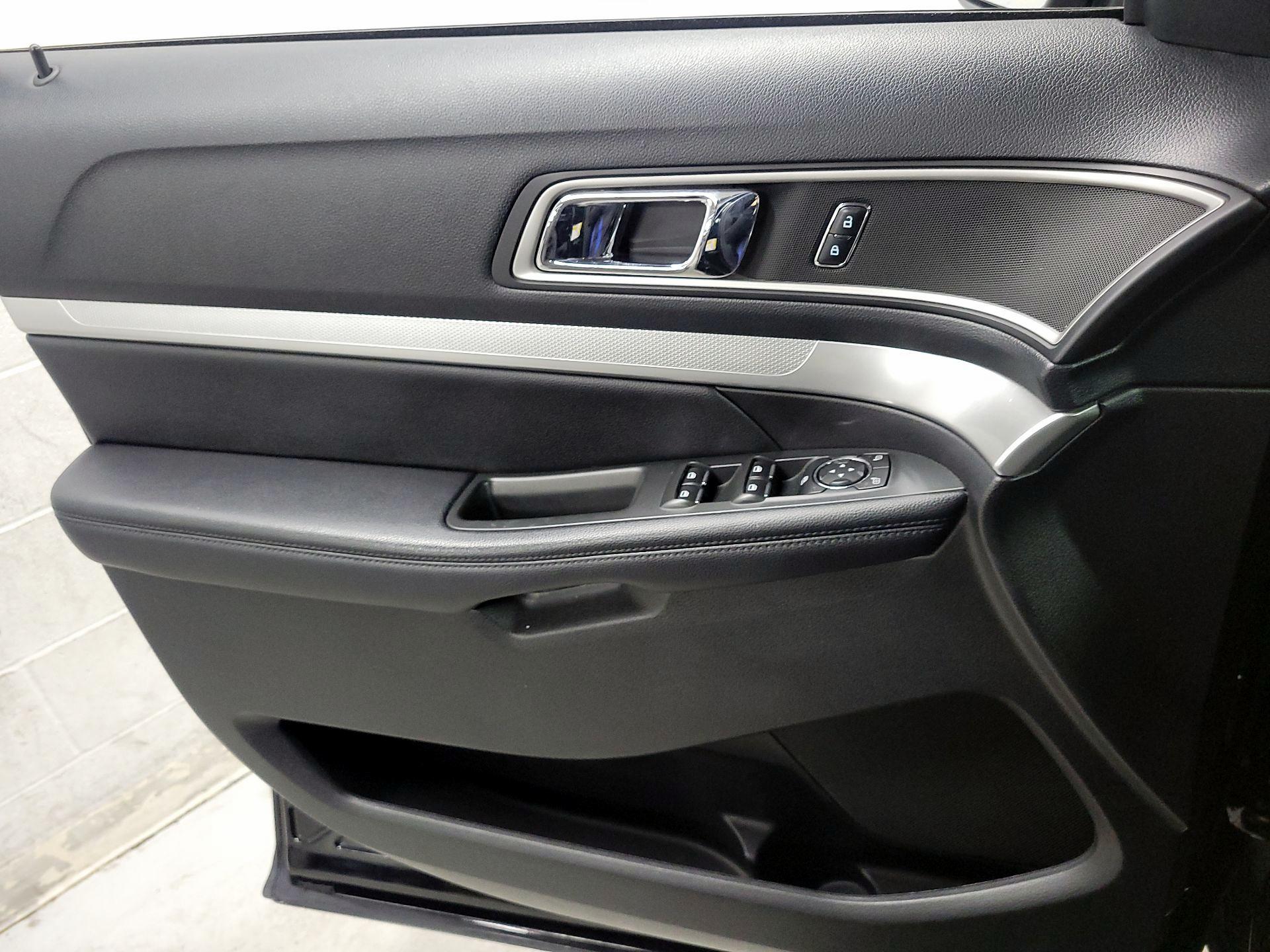 Thumbnail: 2017 Ford Explorer - 12