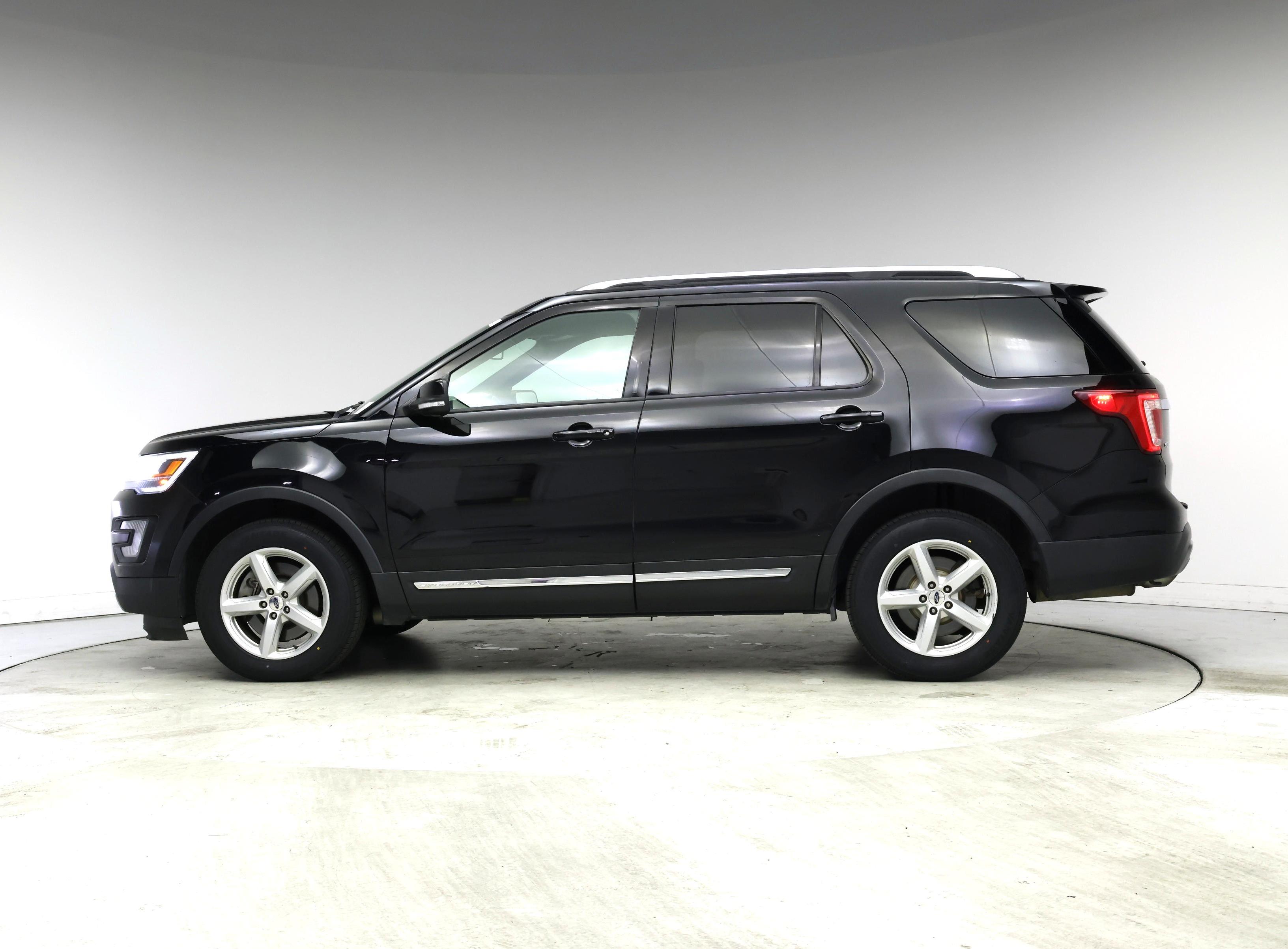Thumbnail: 2017 Ford Explorer - 3