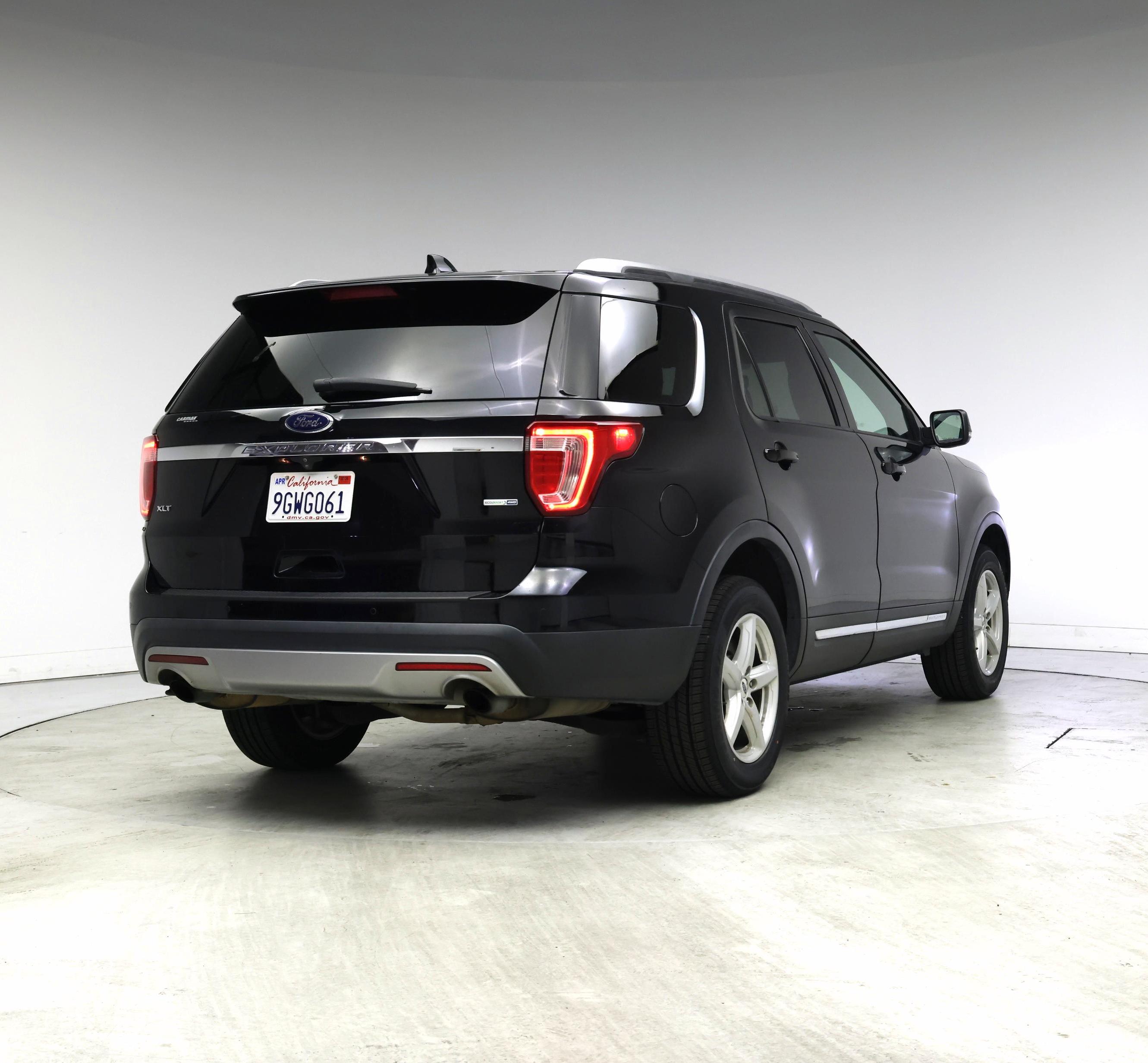 Thumbnail: 2017 Ford Explorer - 8