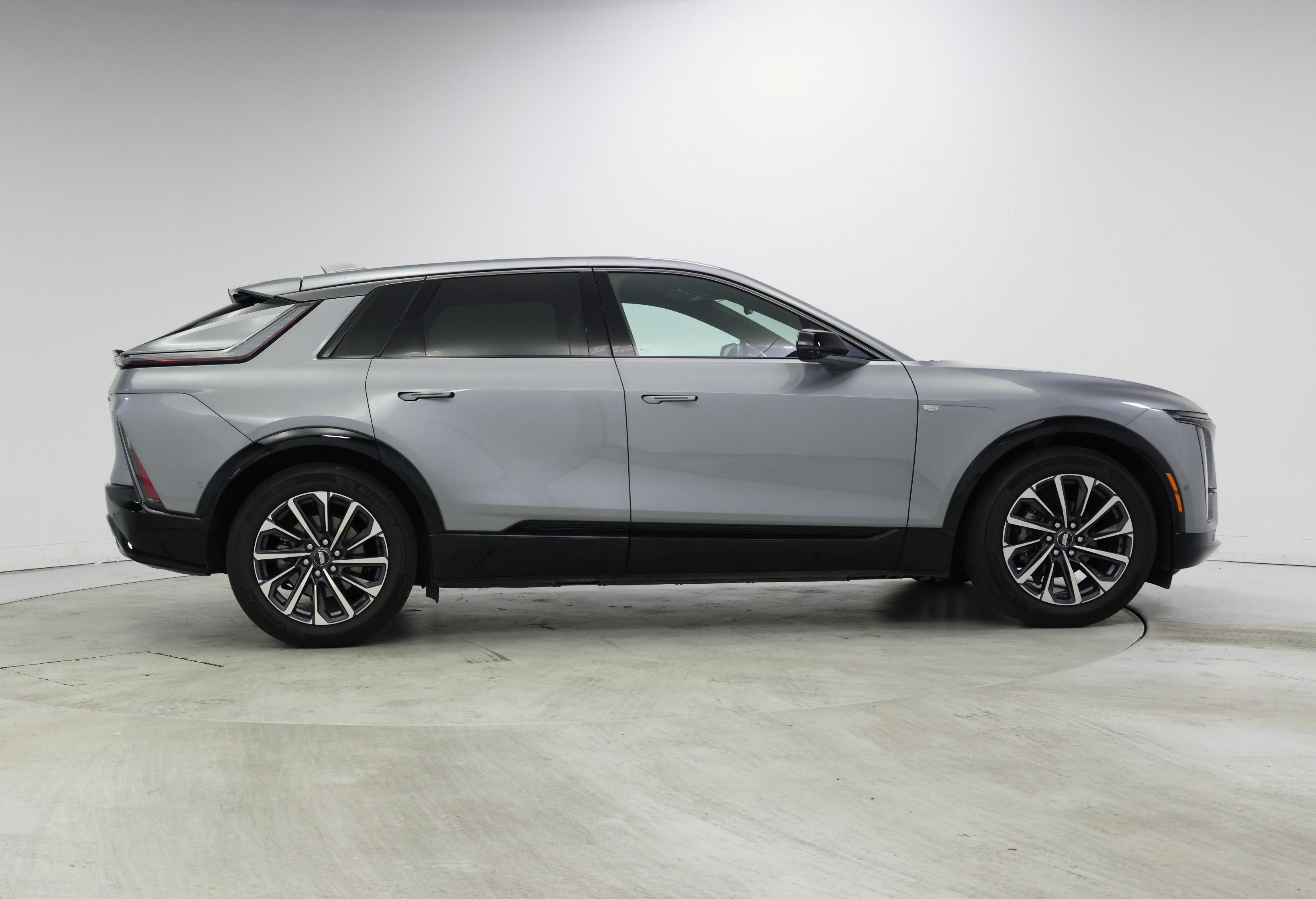 Thumbnail: 2024 Cadillac Lyriq - 7