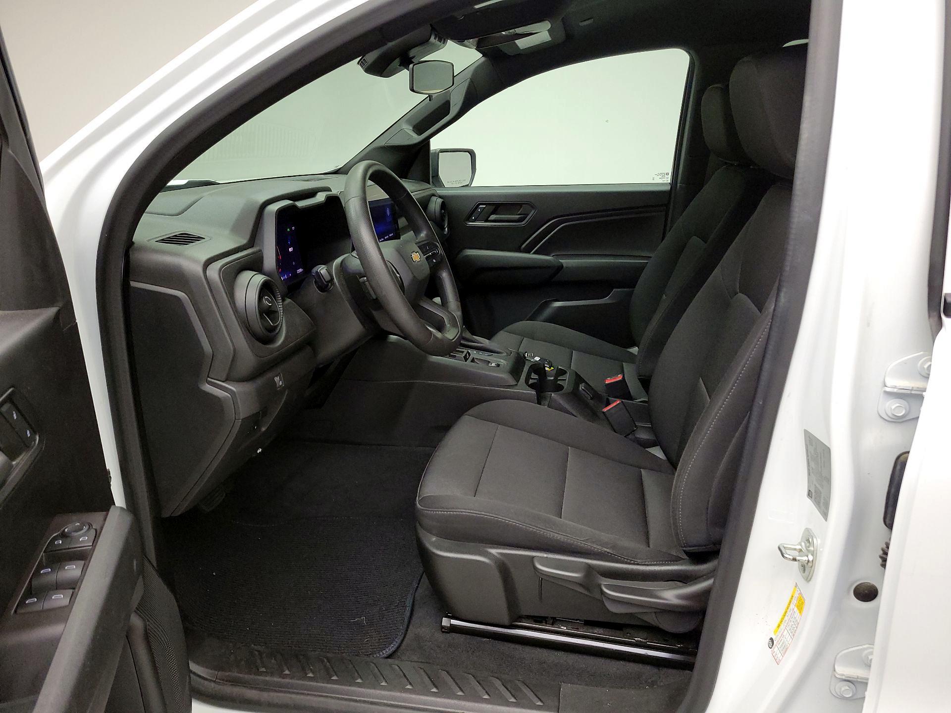 Thumbnail: 2024 Chevrolet Colorado - 9