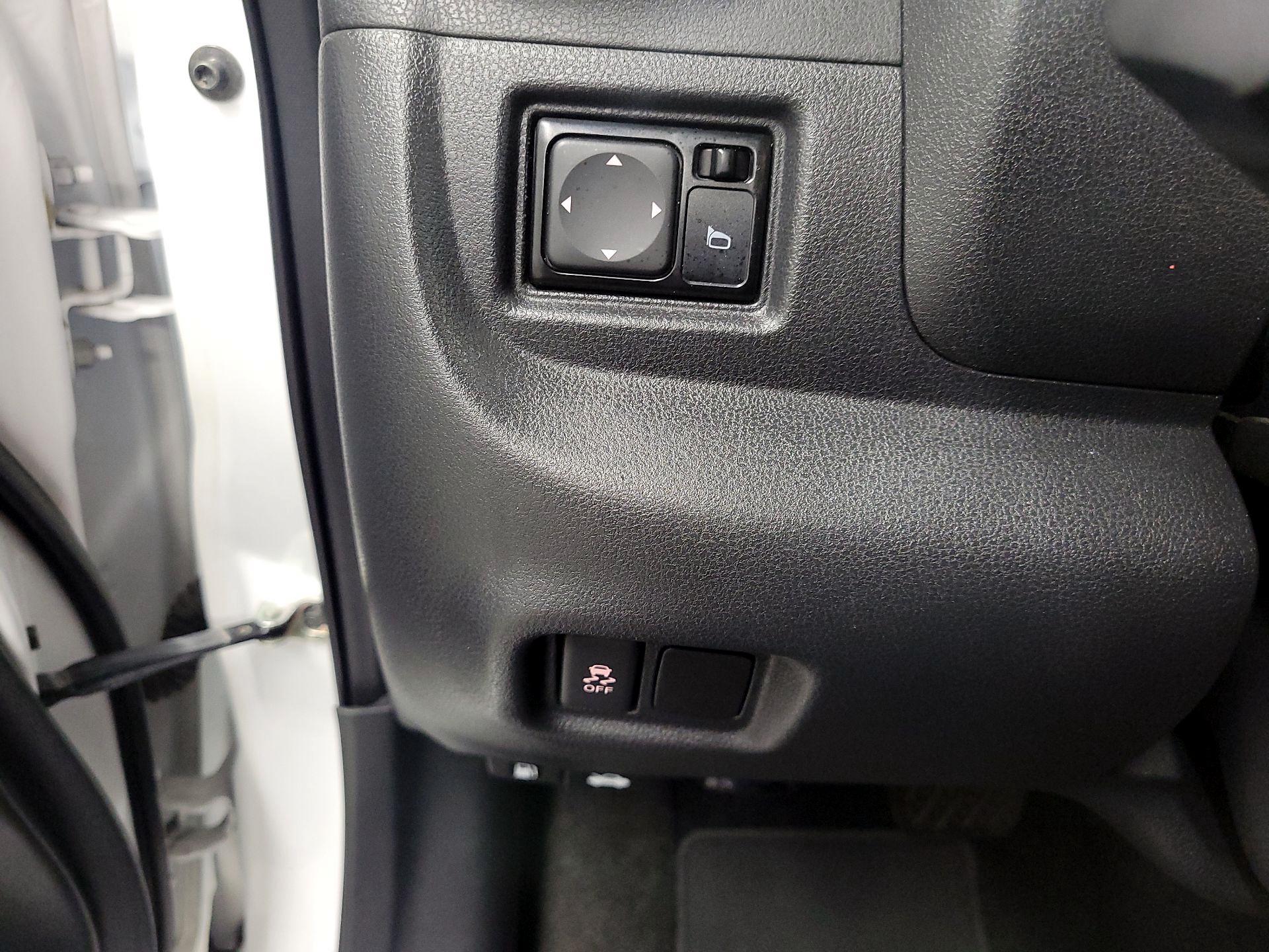 Thumbnail: 2018 Nissan Versa Note - 13