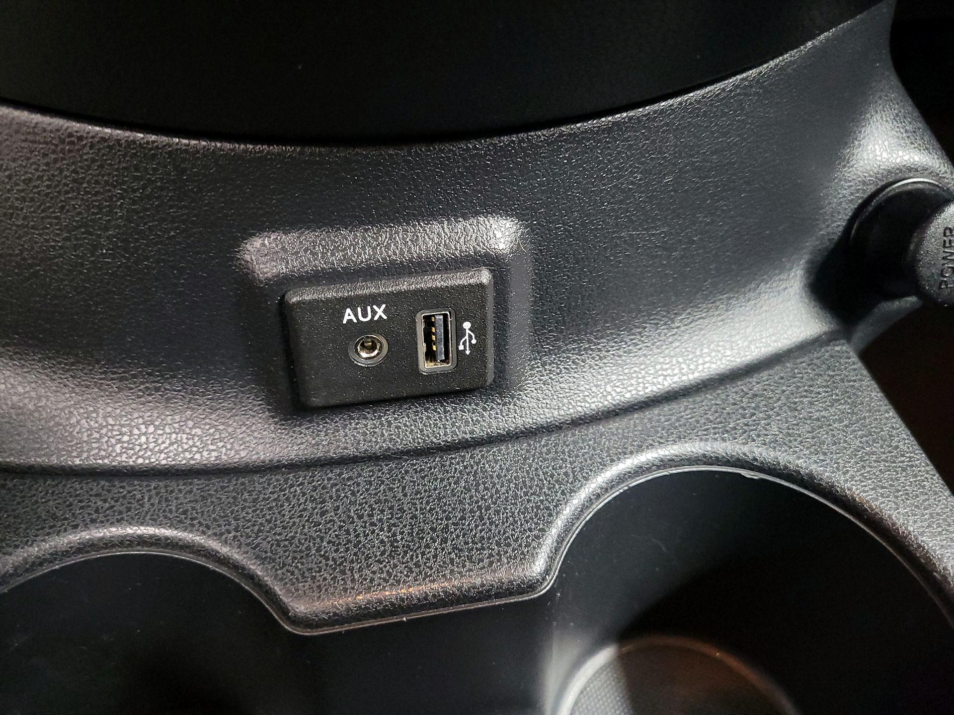 Thumbnail: 2018 Nissan Versa Note - 18