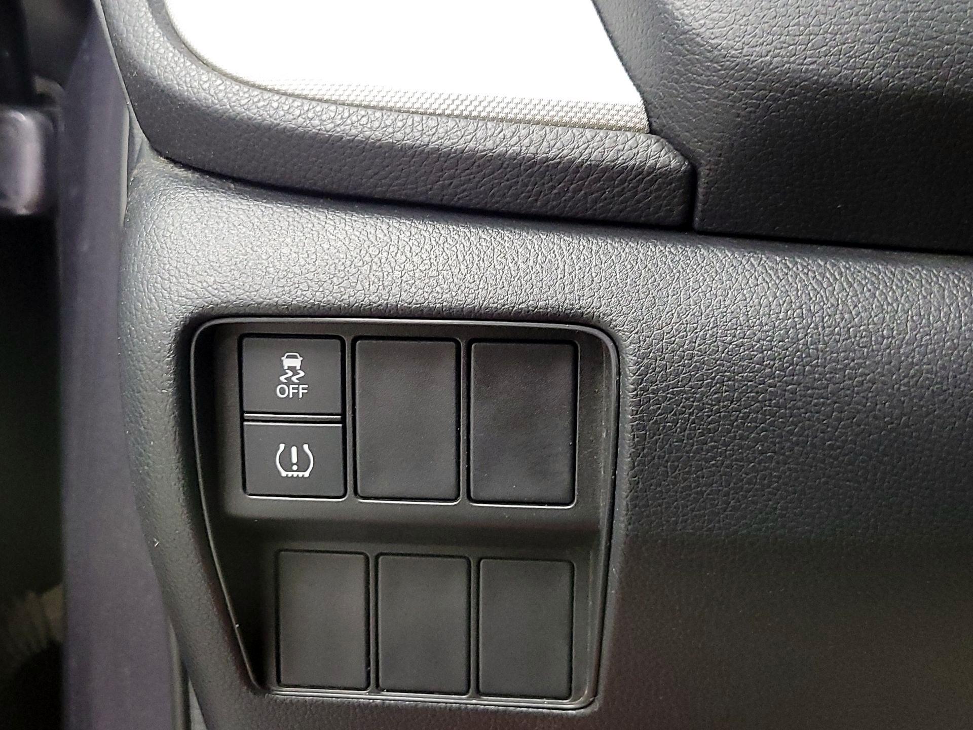 Thumbnail: 2017 Honda CR-V - 13