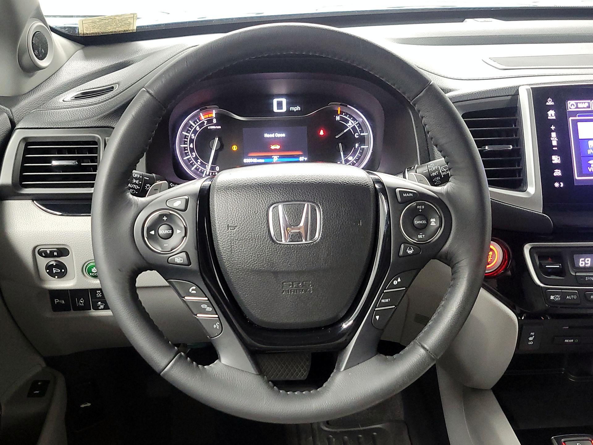 Thumbnail: 2018 Honda Pilot - 10