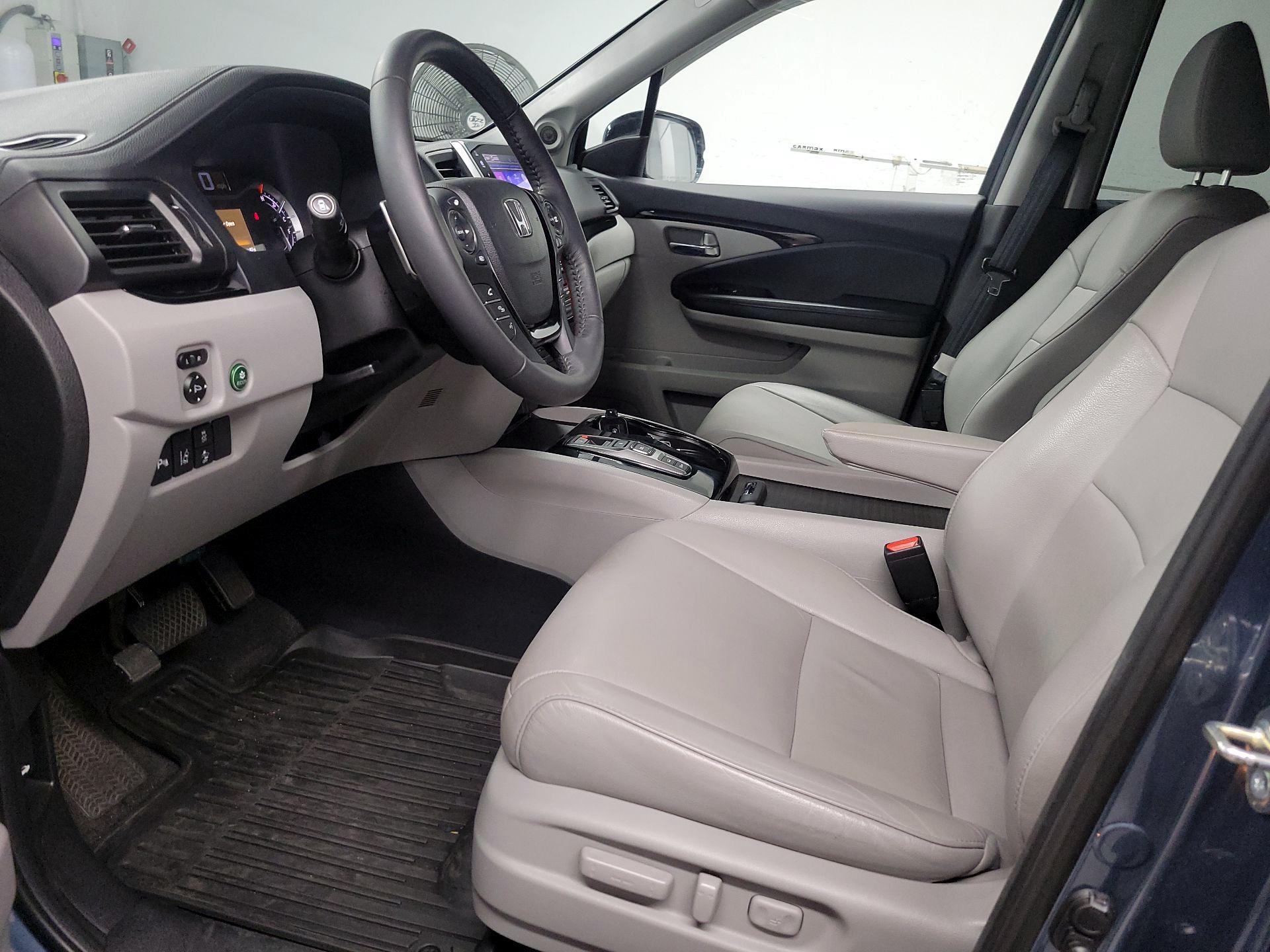 Thumbnail: 2018 Honda Pilot - 11
