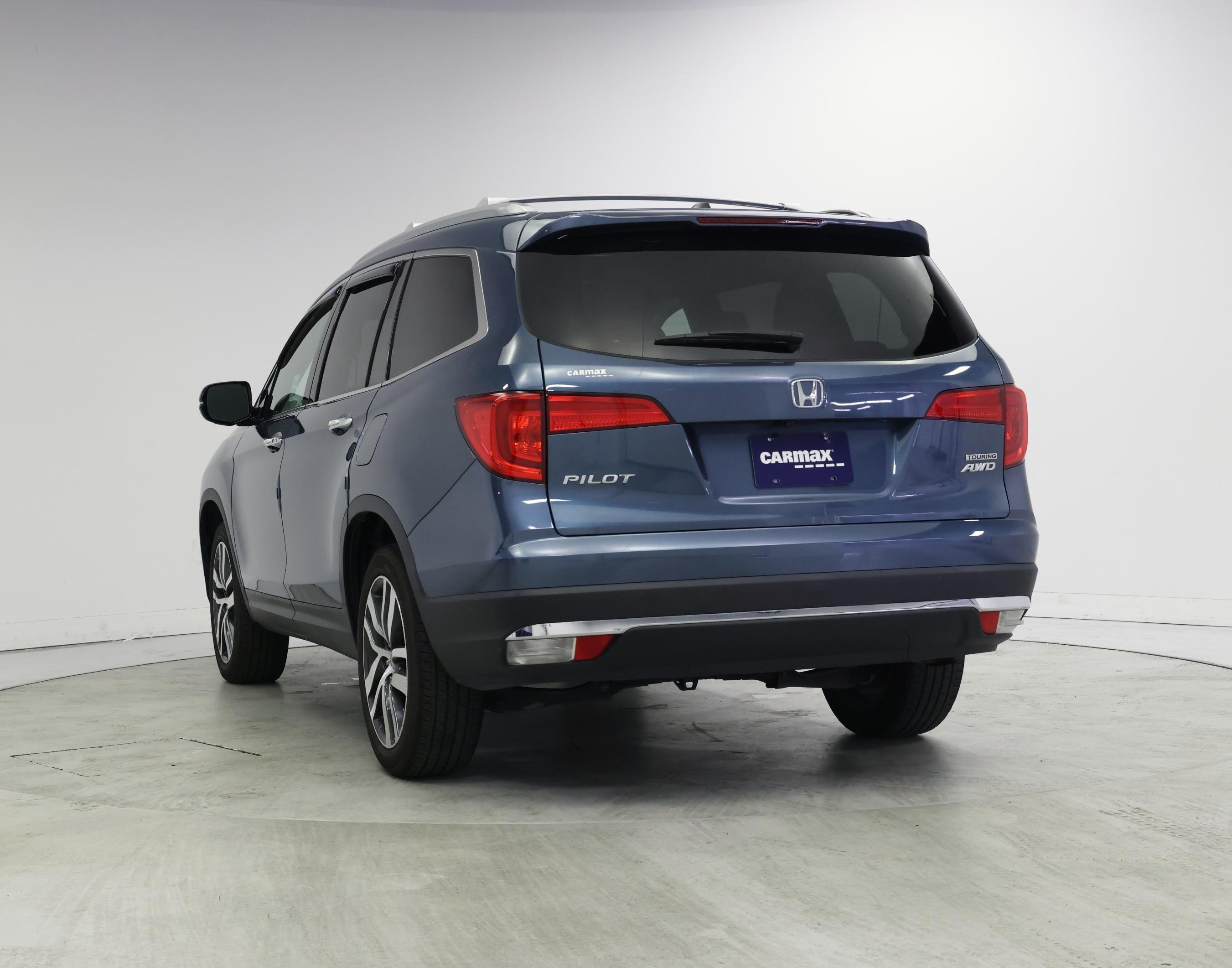 Thumbnail: 2018 Honda Pilot - 2