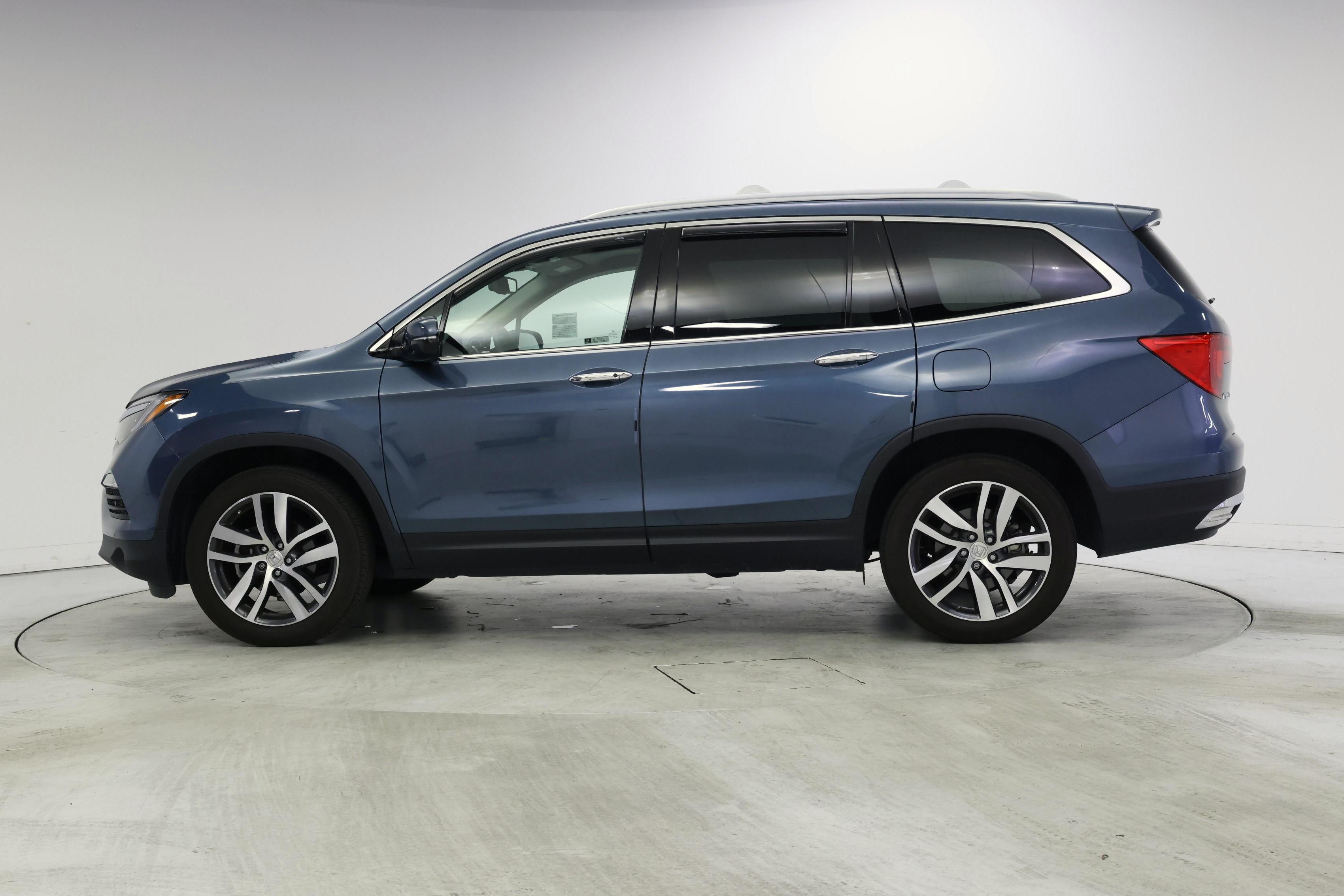 Thumbnail: 2018 Honda Pilot - 3