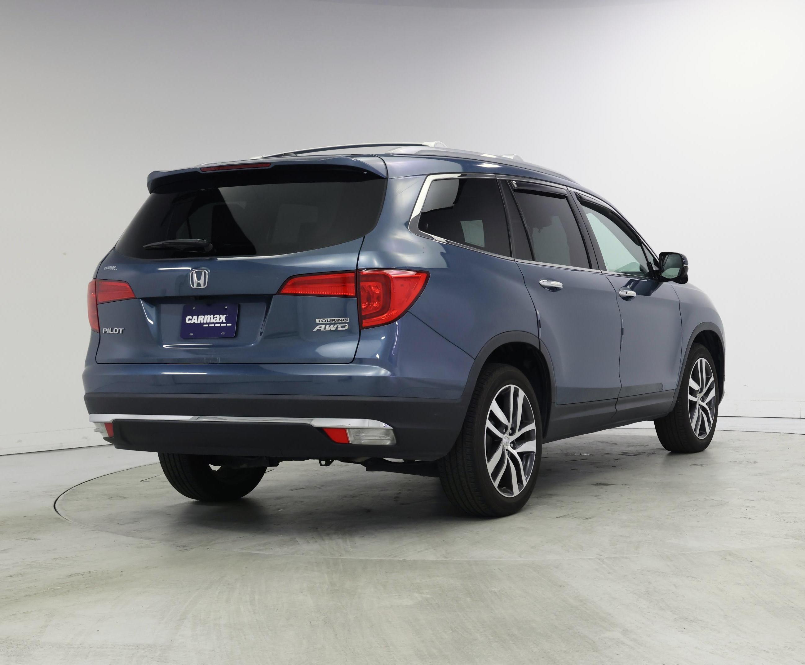 Thumbnail: 2018 Honda Pilot - 8