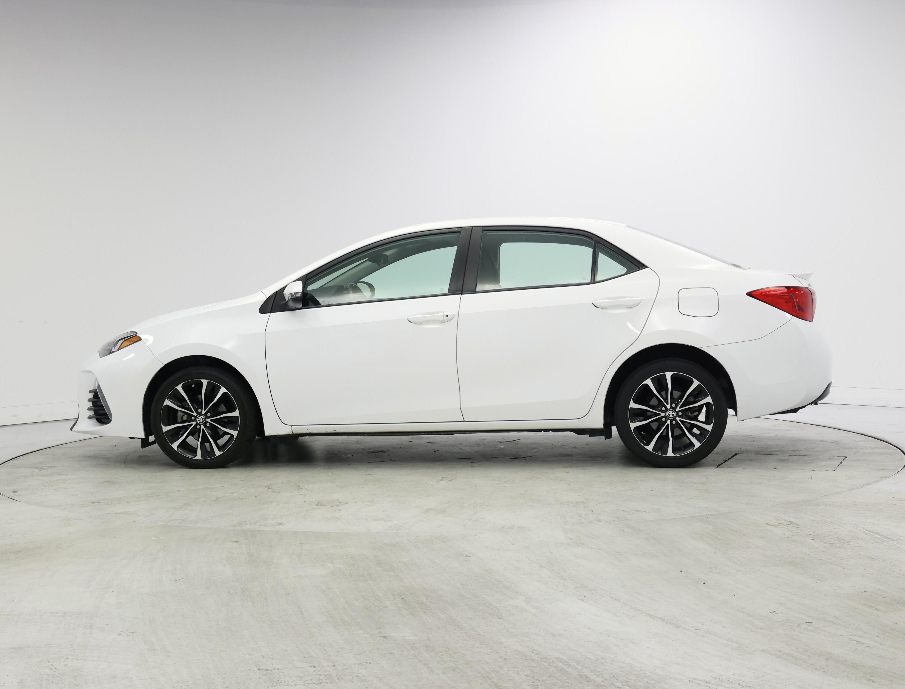 Thumbnail: 2018 Toyota Corolla - 3