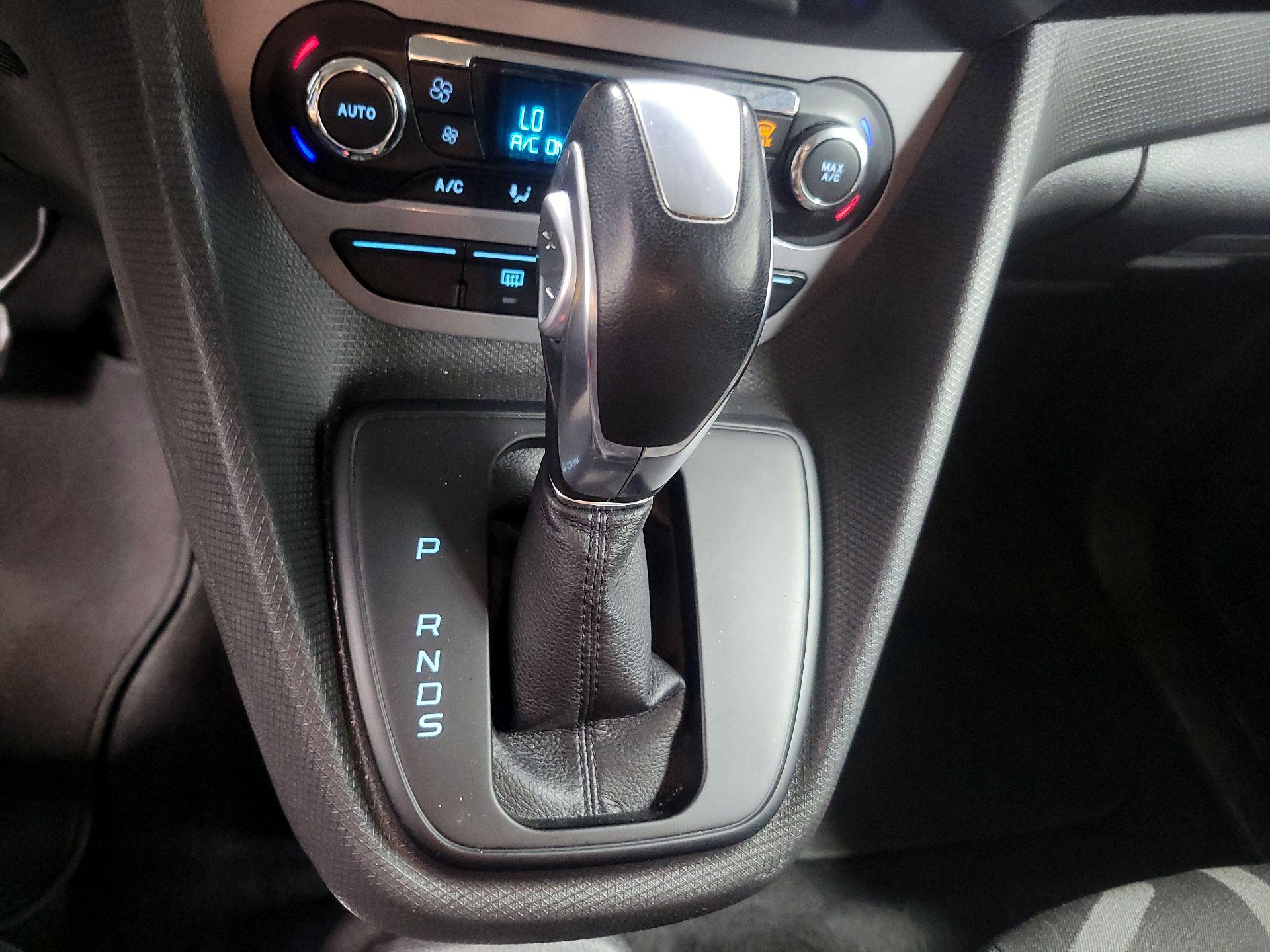 Thumbnail: 2018 Ford Transit Series - 16