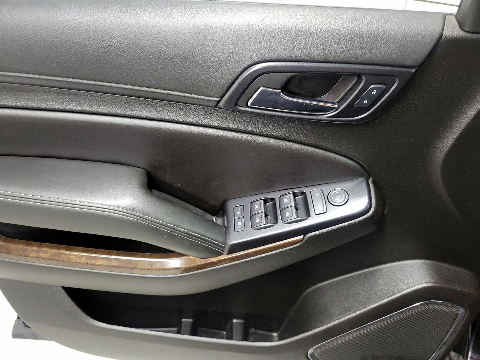 Thumbnail: 2019 Chevrolet Tahoe - 12