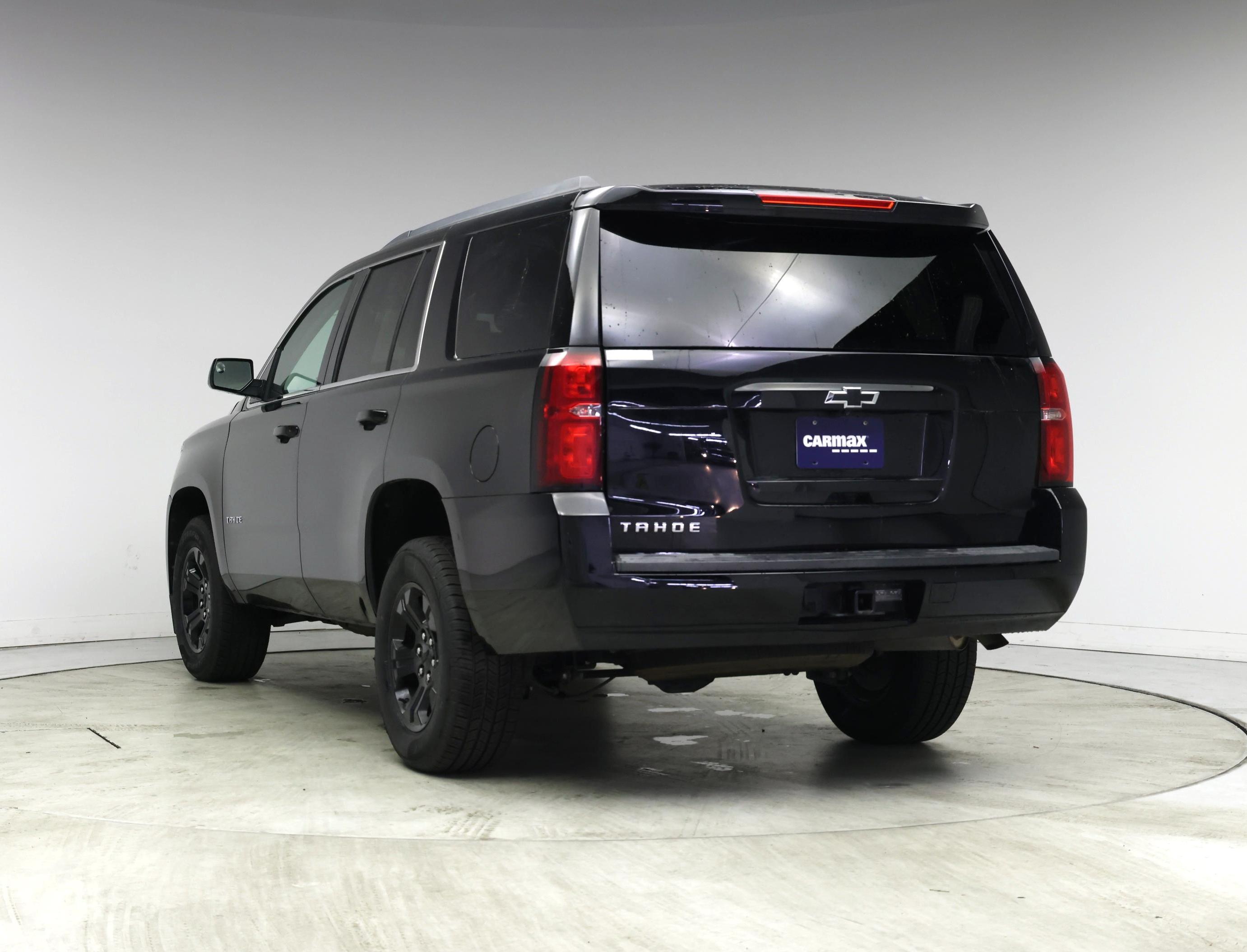 Thumbnail: 2019 Chevrolet Tahoe - 2
