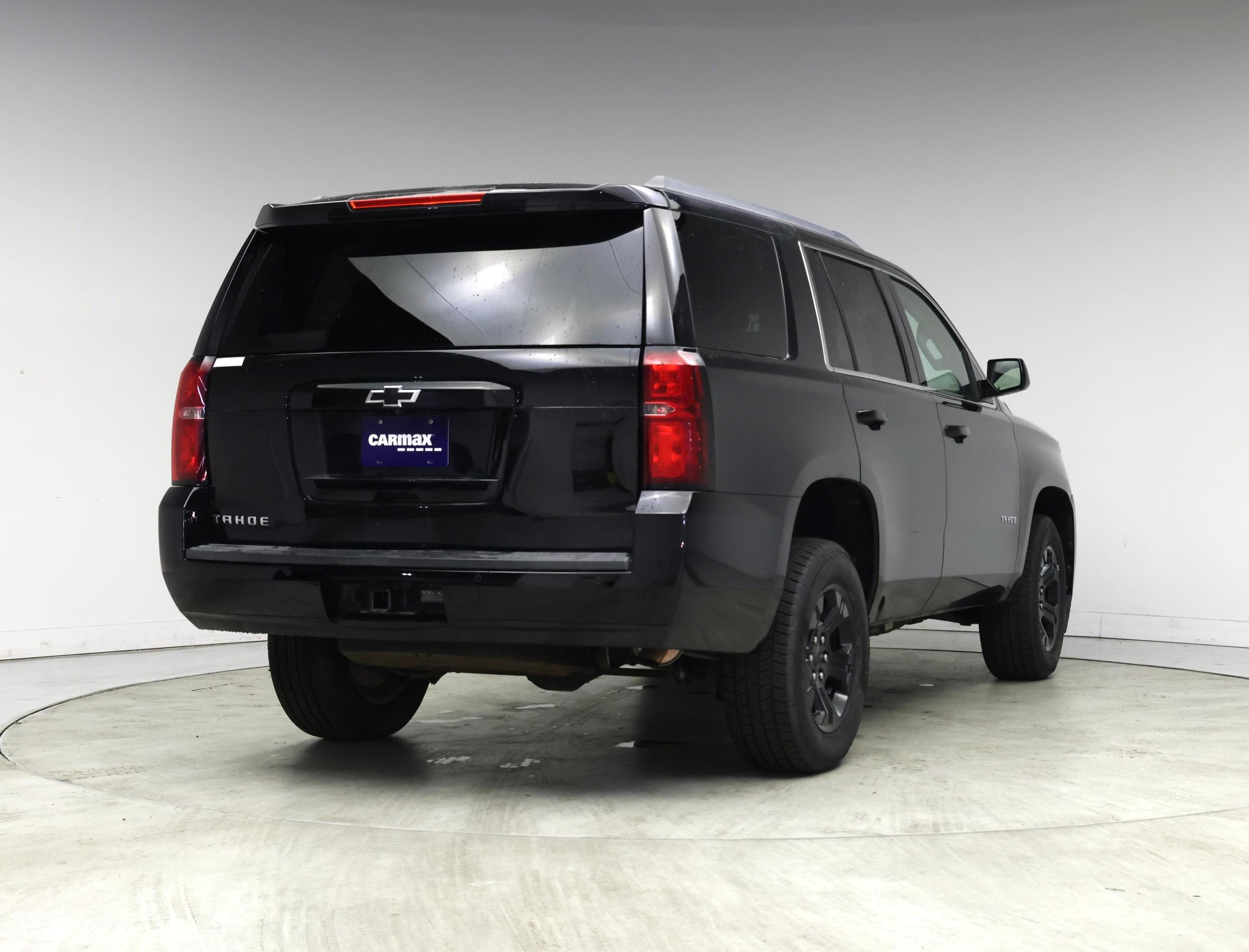 Thumbnail: 2019 Chevrolet Tahoe - 8