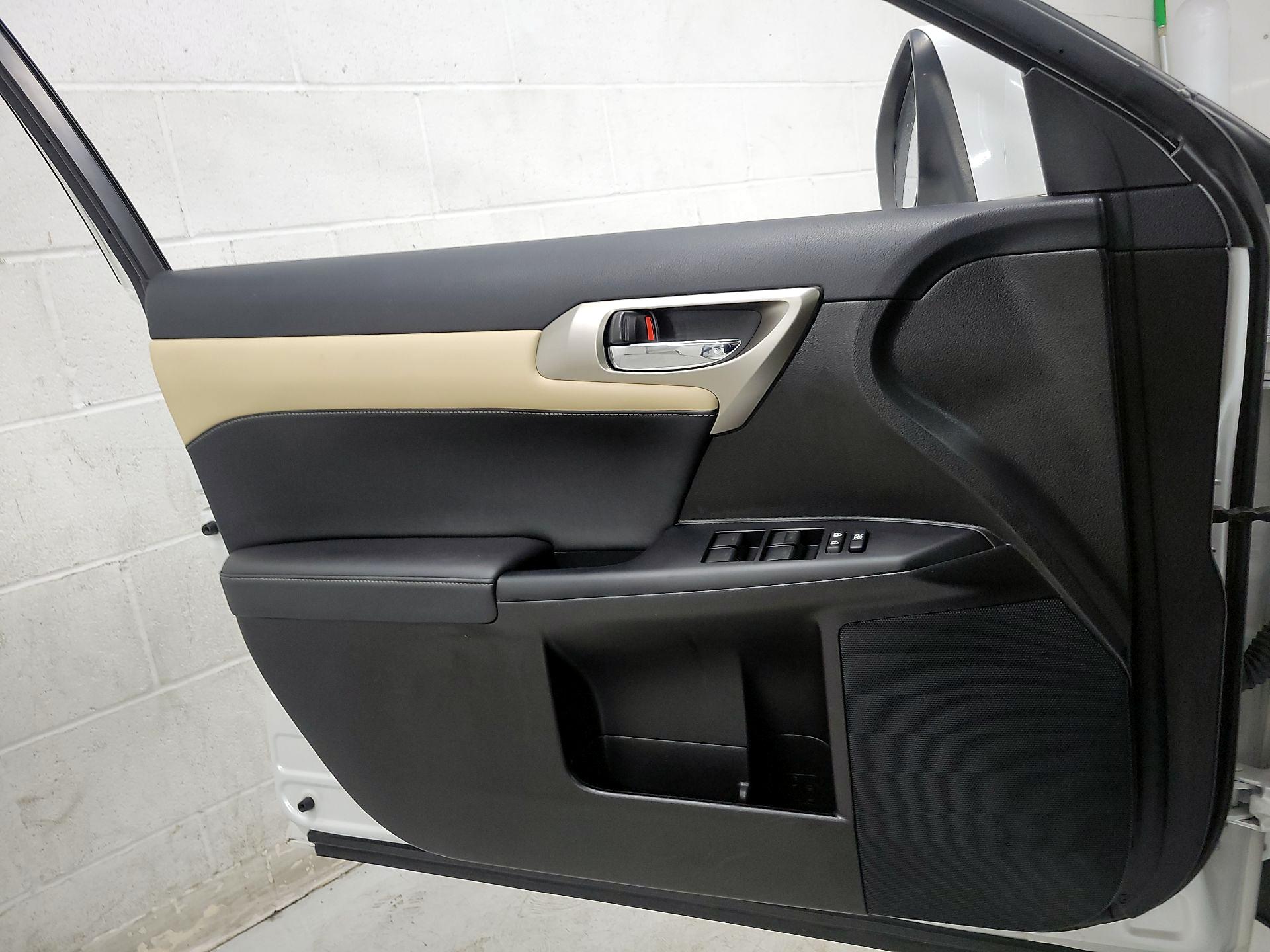Thumbnail: 2017 Lexus CT - 12