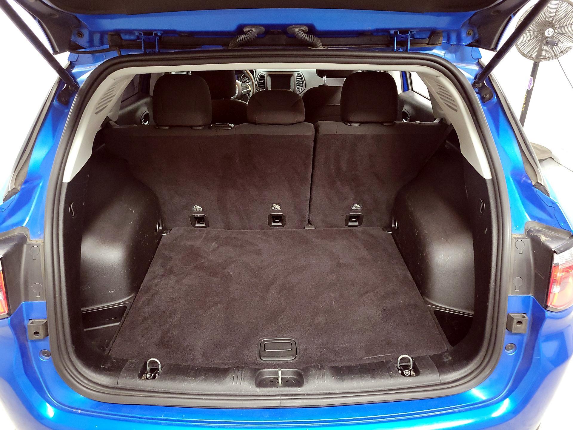 Thumbnail: 2019 Jeep Compass - 18