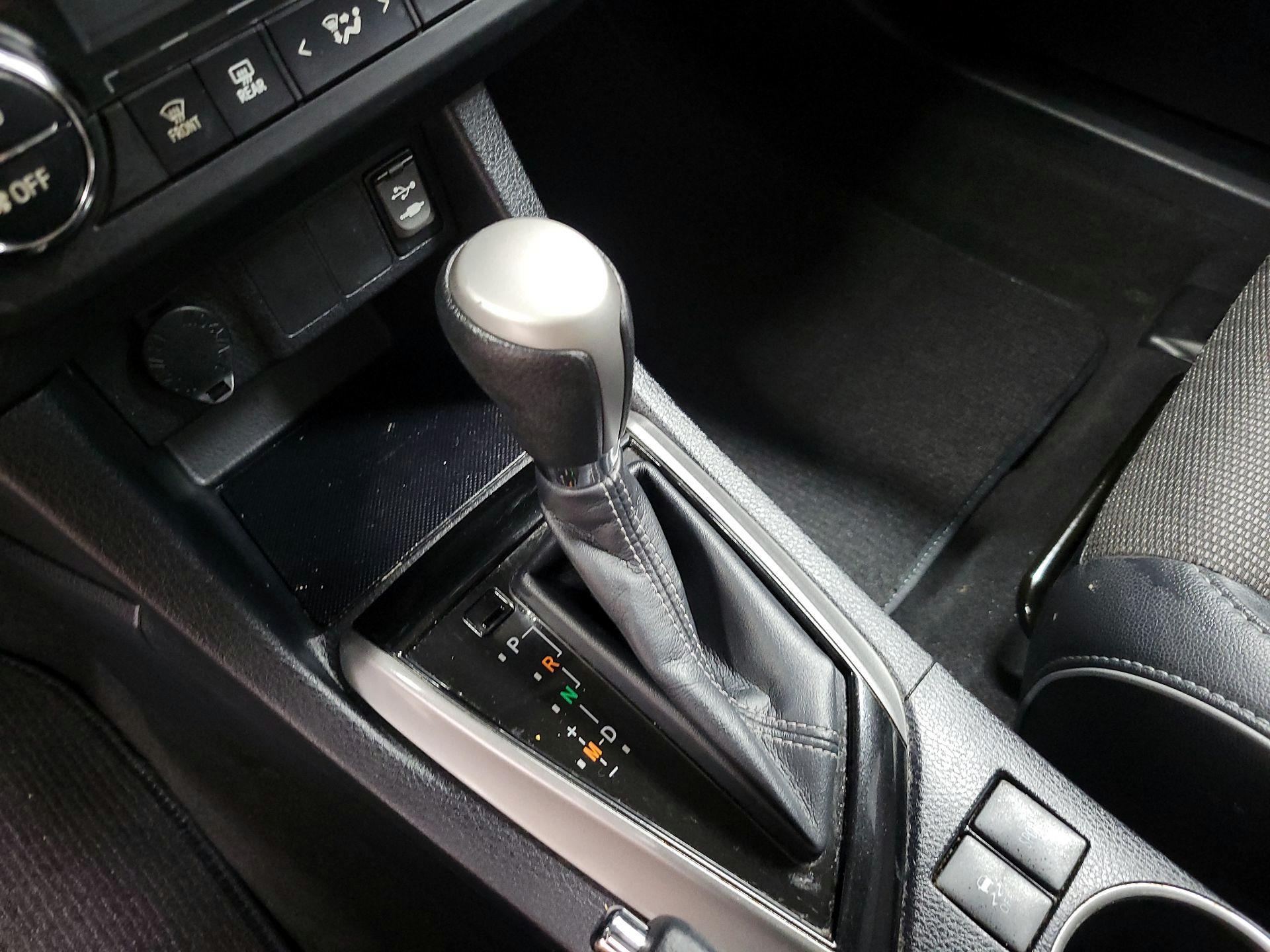Thumbnail: 2014 Toyota Corolla - 17