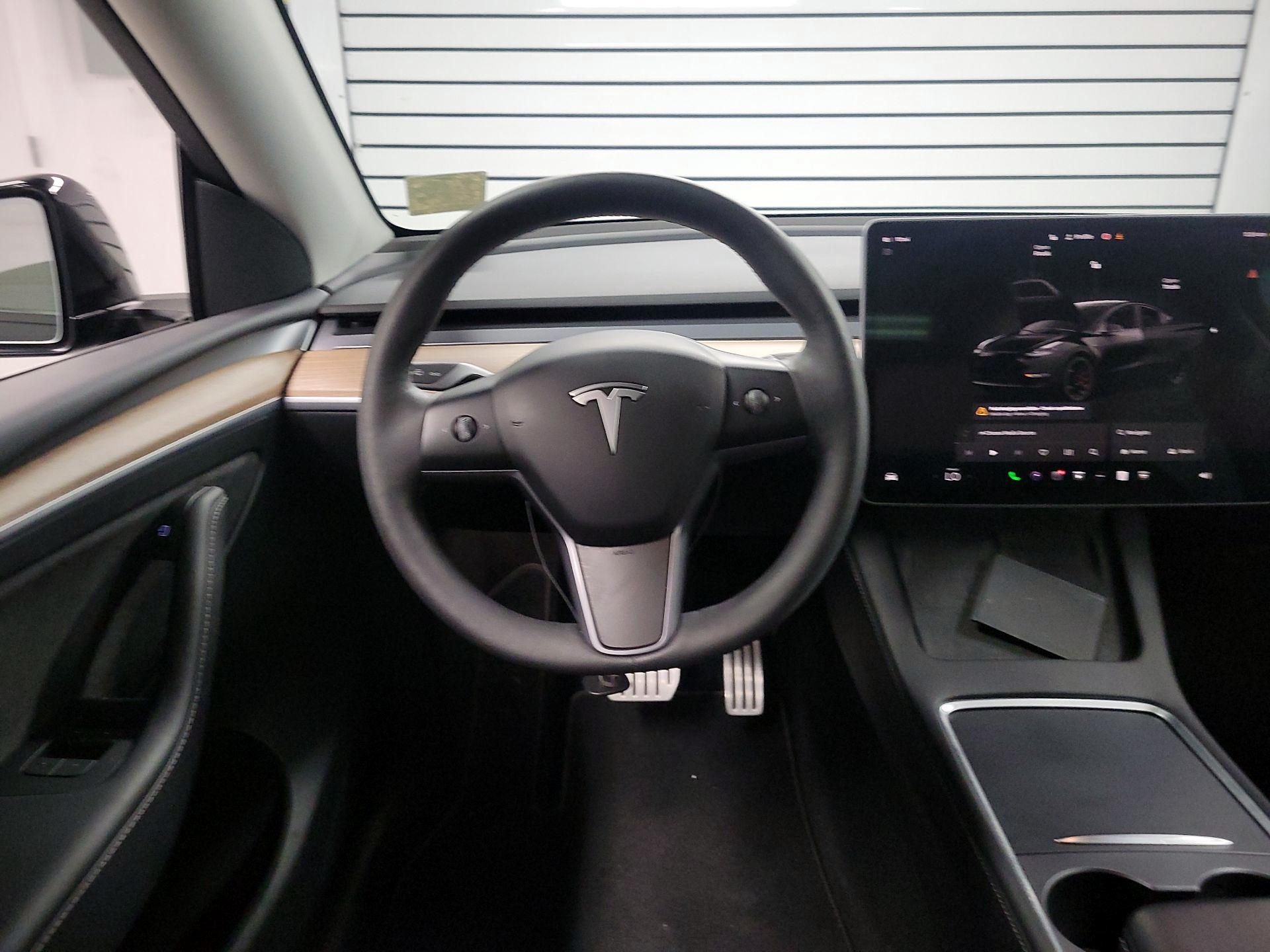 Thumbnail: 2023 Tesla Model Y - 10