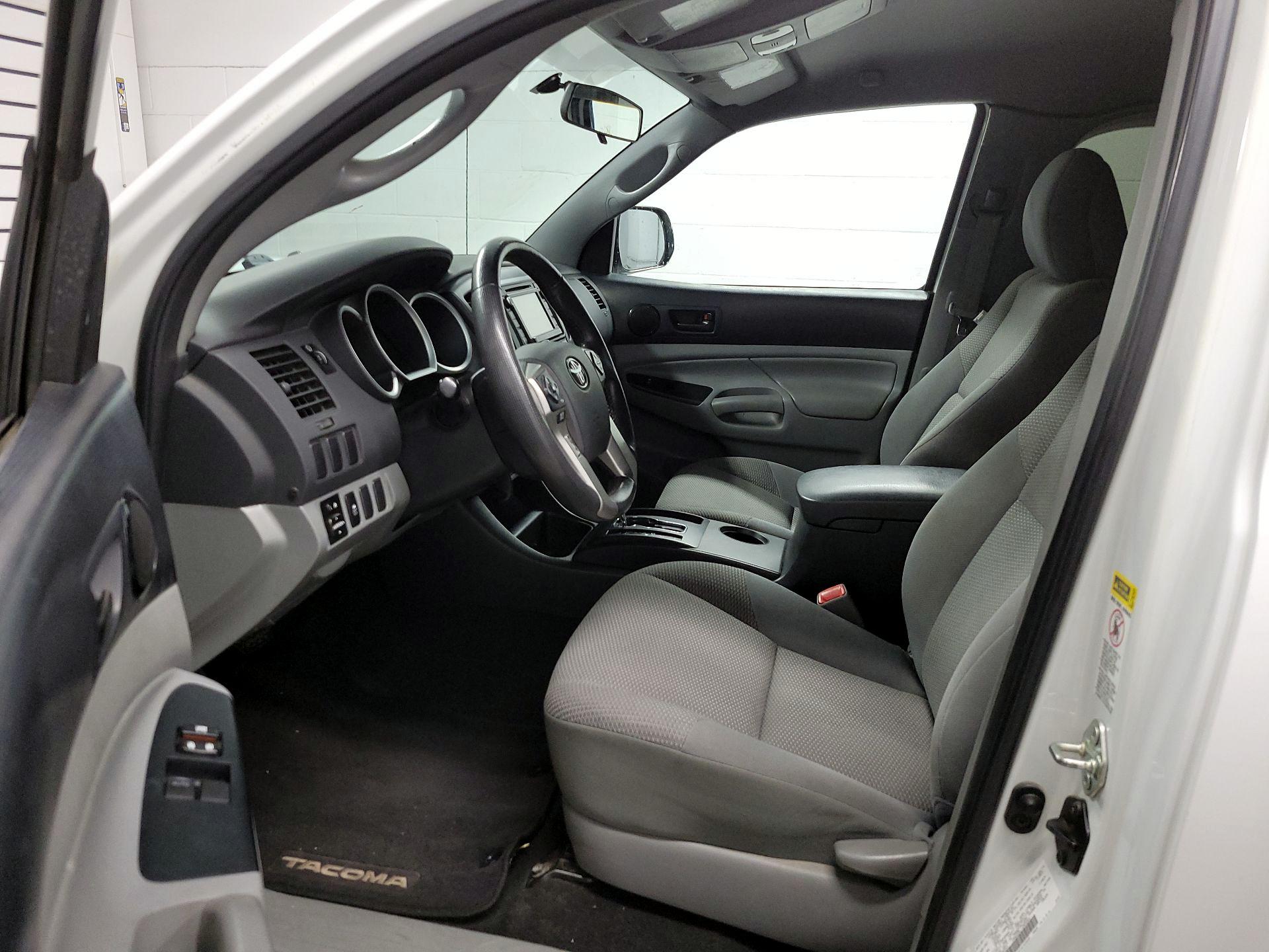 Thumbnail: 2014 Toyota Tacoma - 11