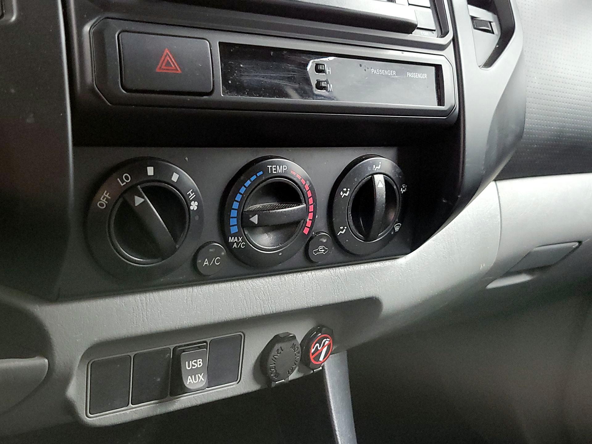 Thumbnail: 2014 Toyota Tacoma - 15