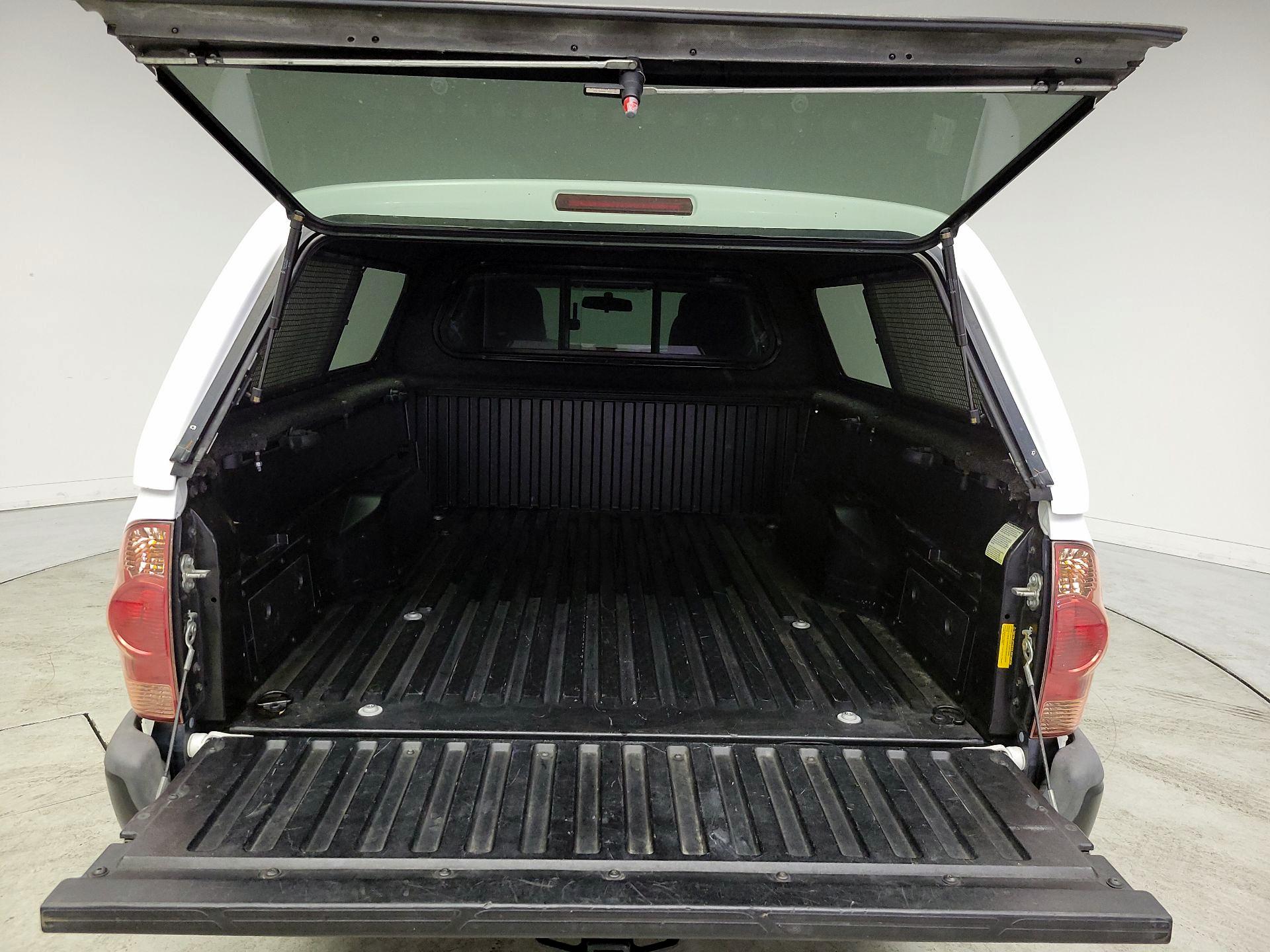Thumbnail: 2014 Toyota Tacoma - 18