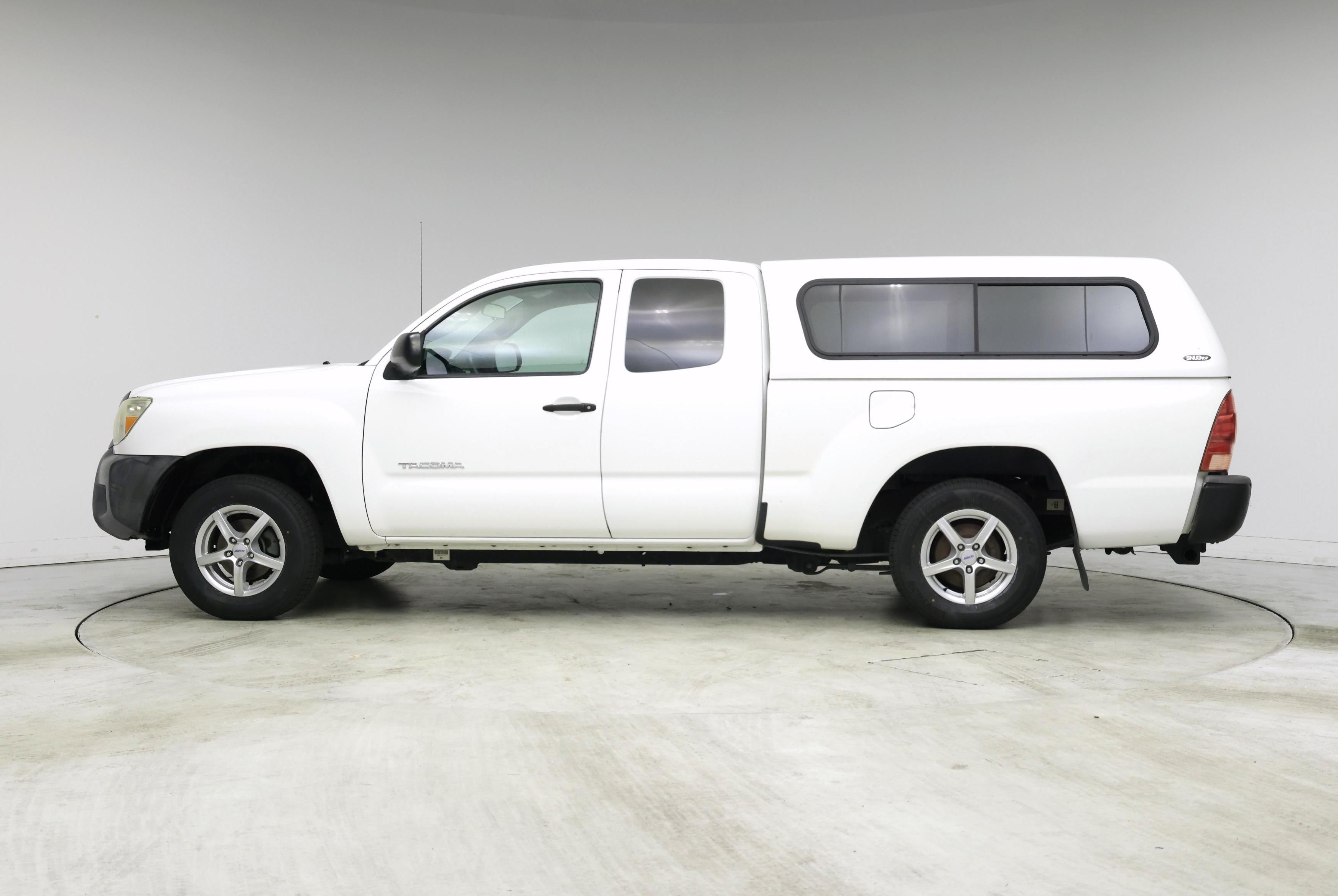 Thumbnail: 2014 Toyota Tacoma - 3