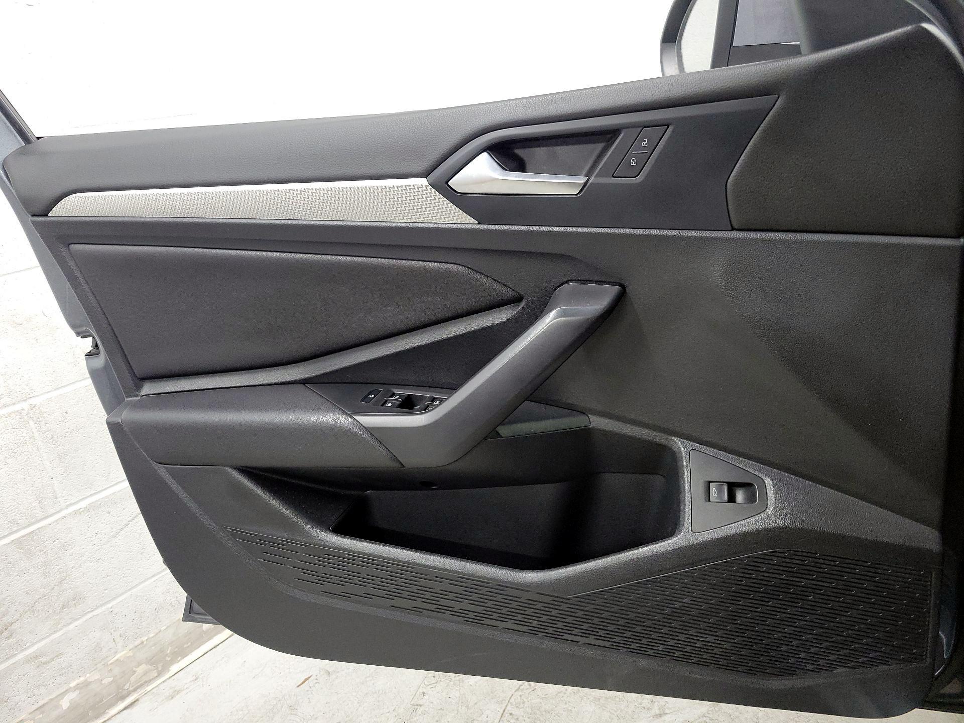 Thumbnail: 2019 Volkswagen Jetta - 12