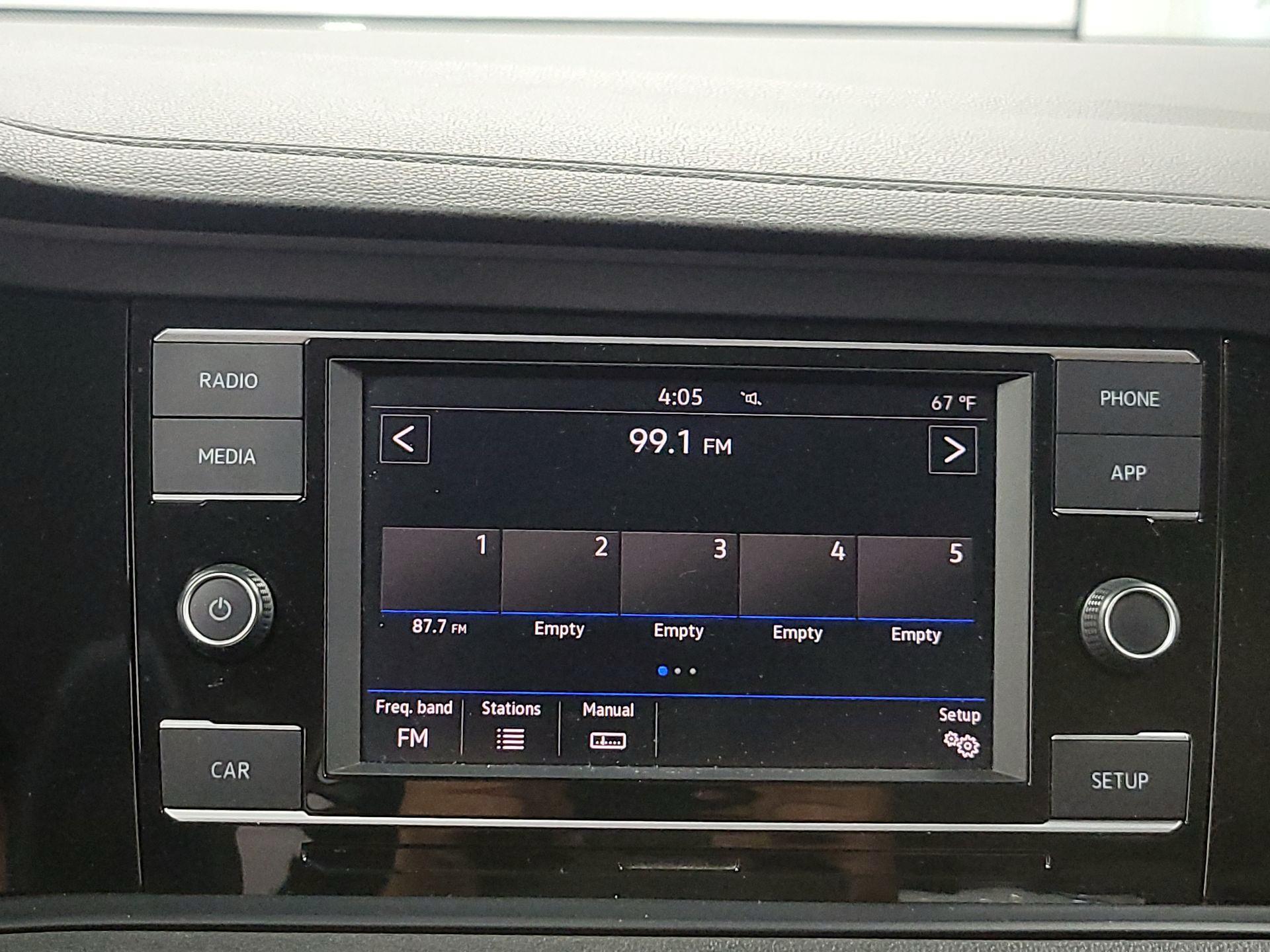 Thumbnail: 2019 Volkswagen Jetta - 15
