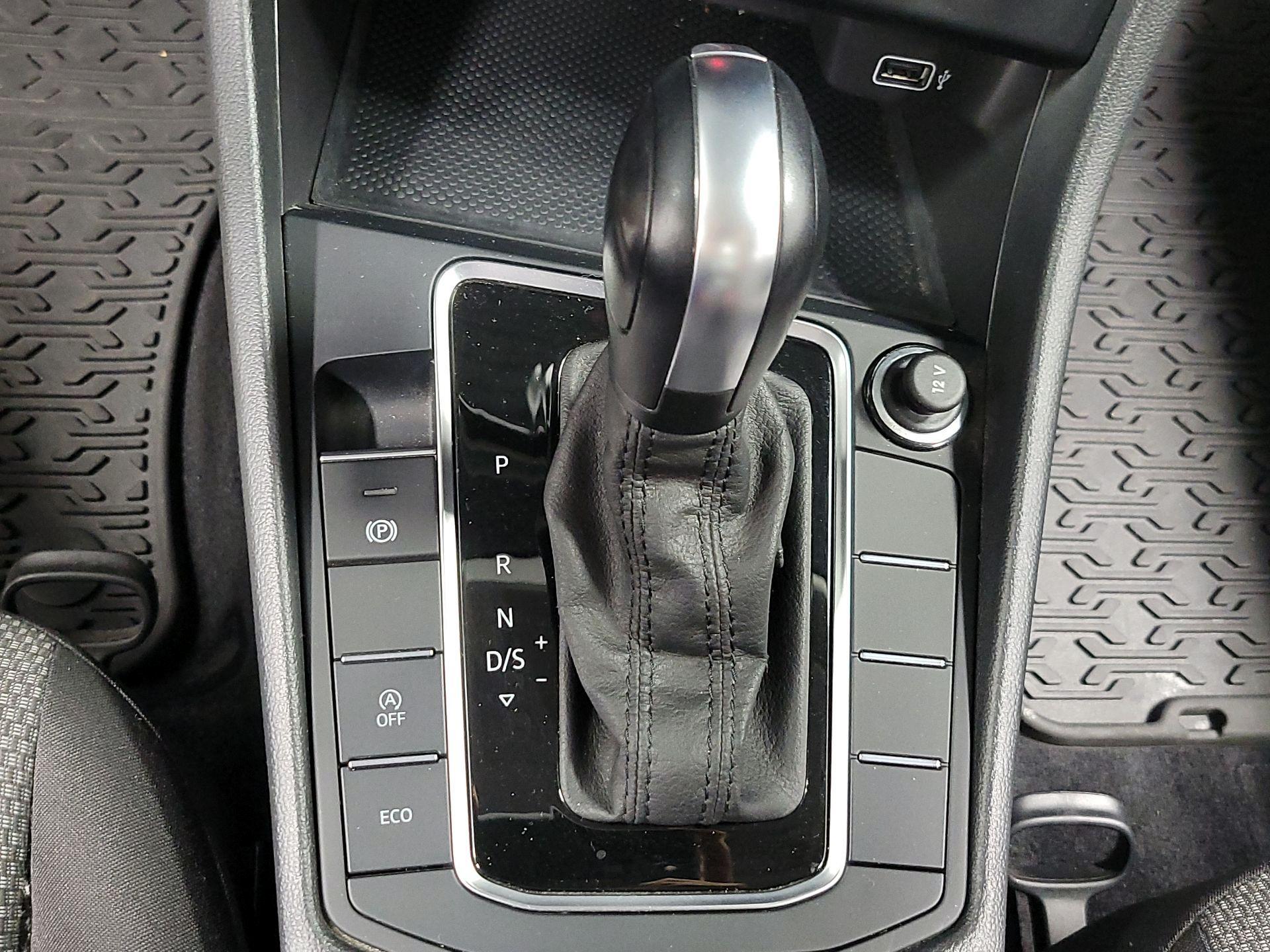 Thumbnail: 2019 Volkswagen Jetta - 17