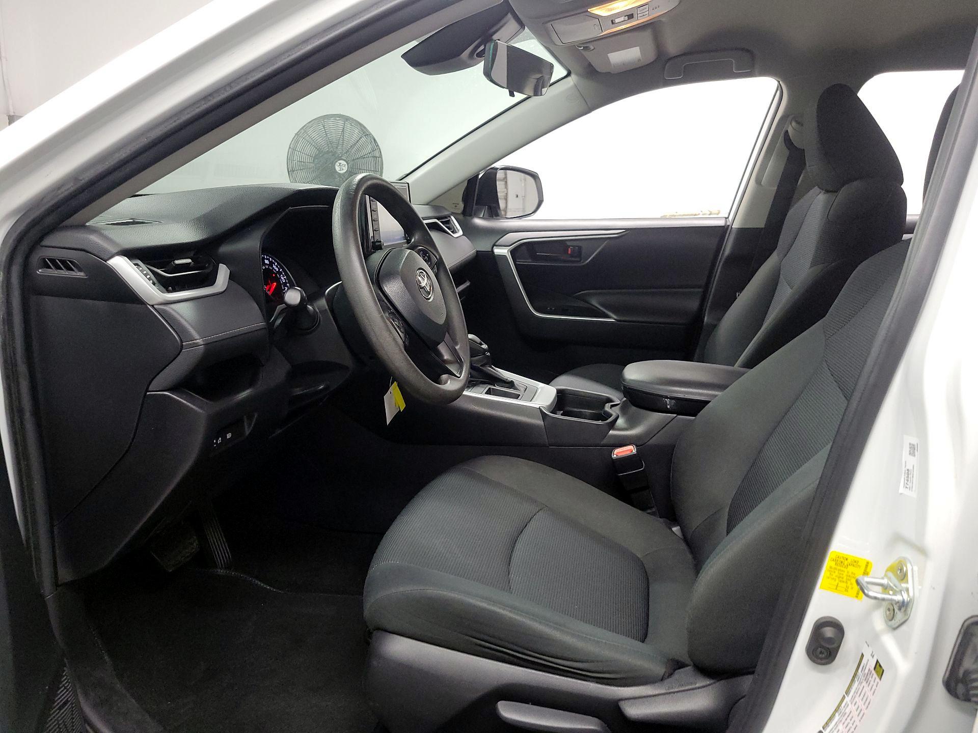 Thumbnail: 2021 Toyota RAV4 - 11