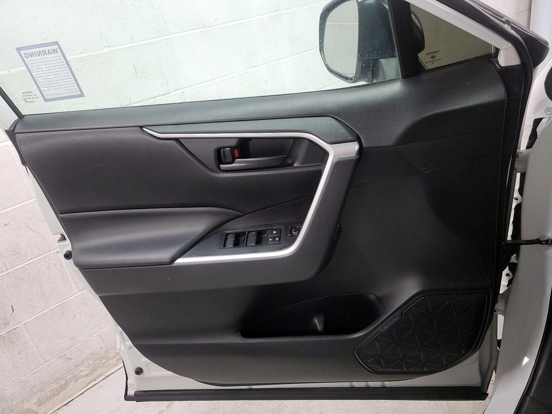 Thumbnail: 2021 Toyota RAV4 - 12